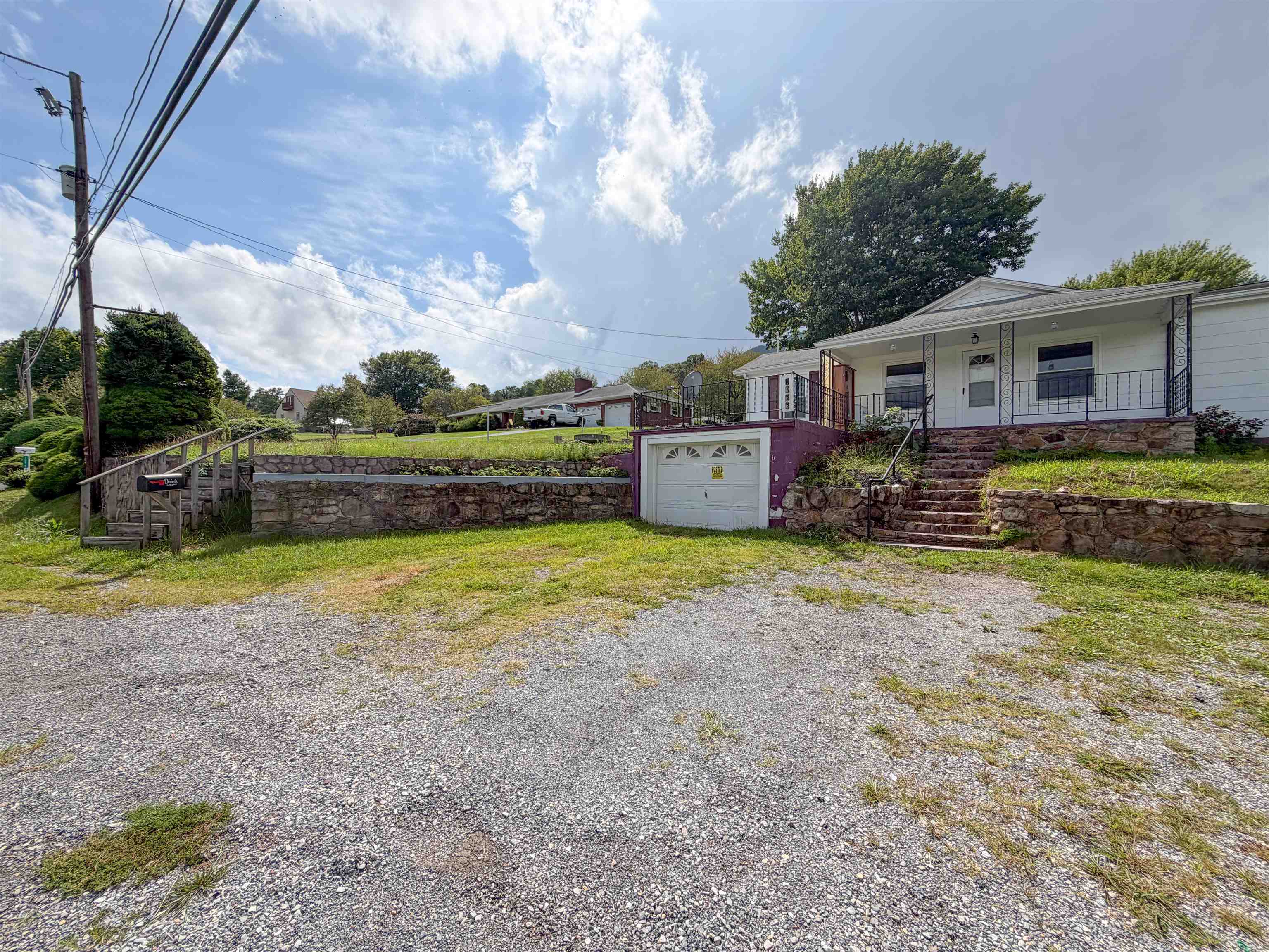 1066 Pulaski Giles Turnpike Pearisburg VA 24134