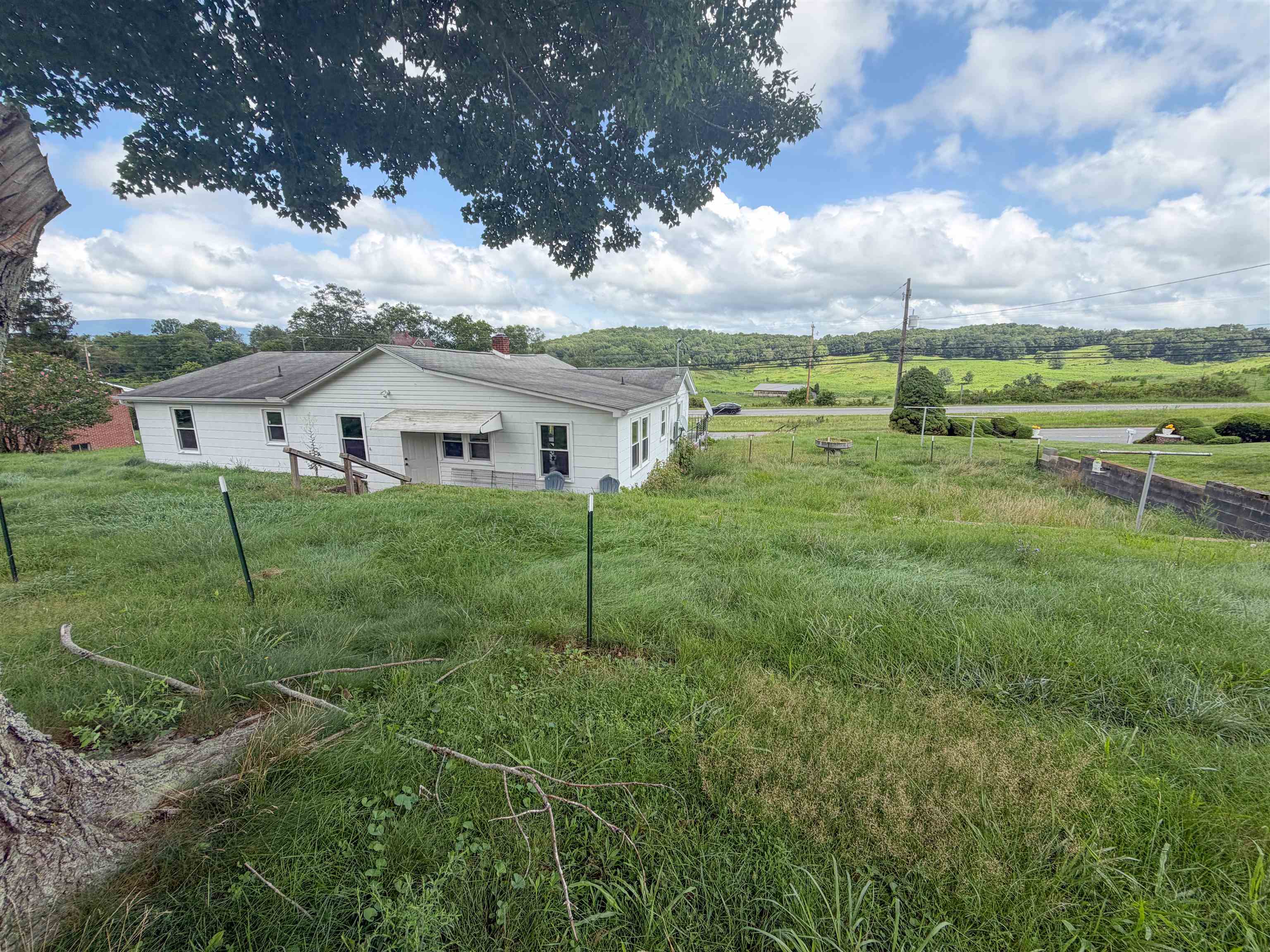 1066 Pulaski Giles Turnpike Pearisburg VA 24134