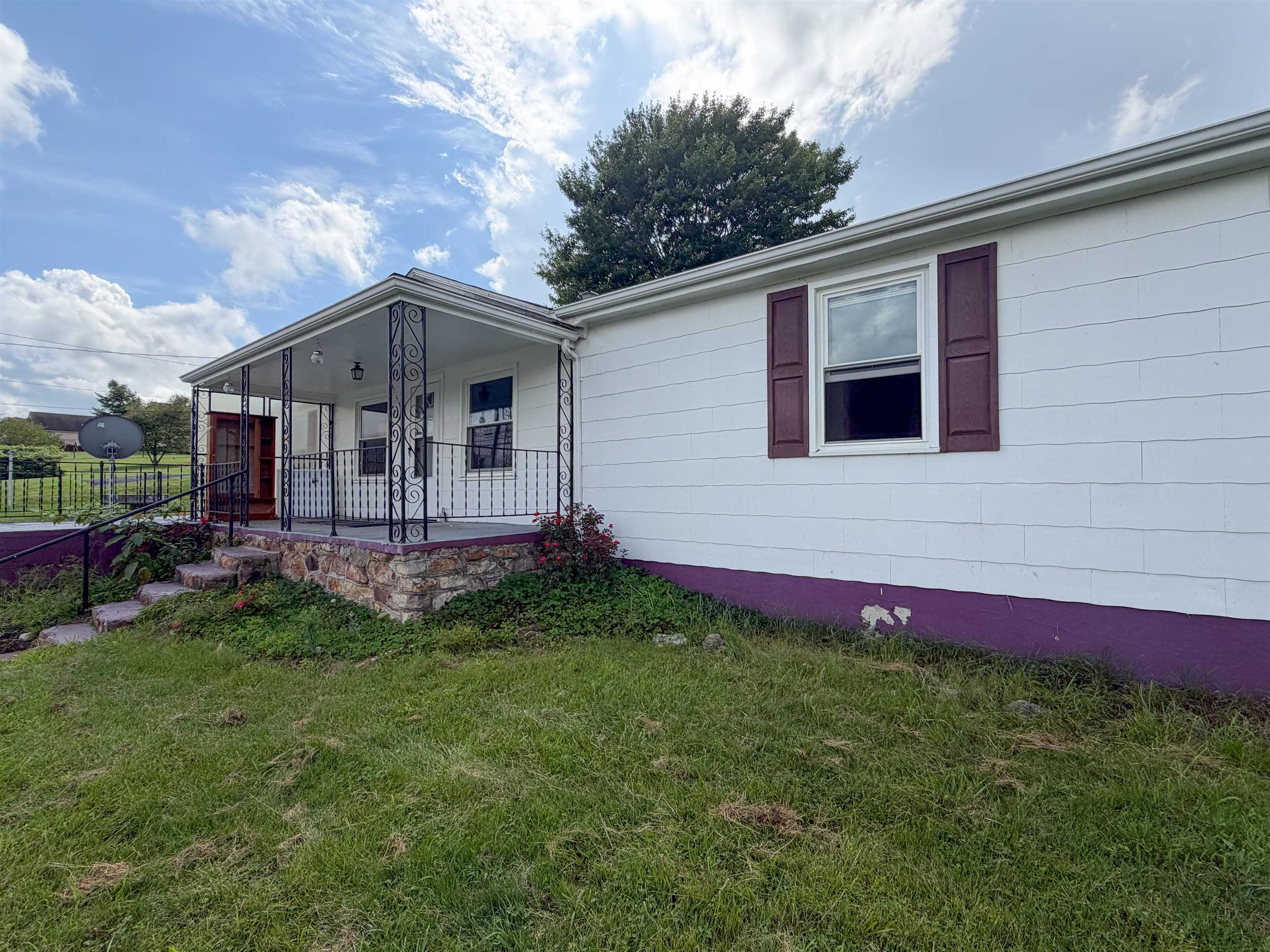 1066 Pulaski Giles Turnpike Pearisburg VA 24134