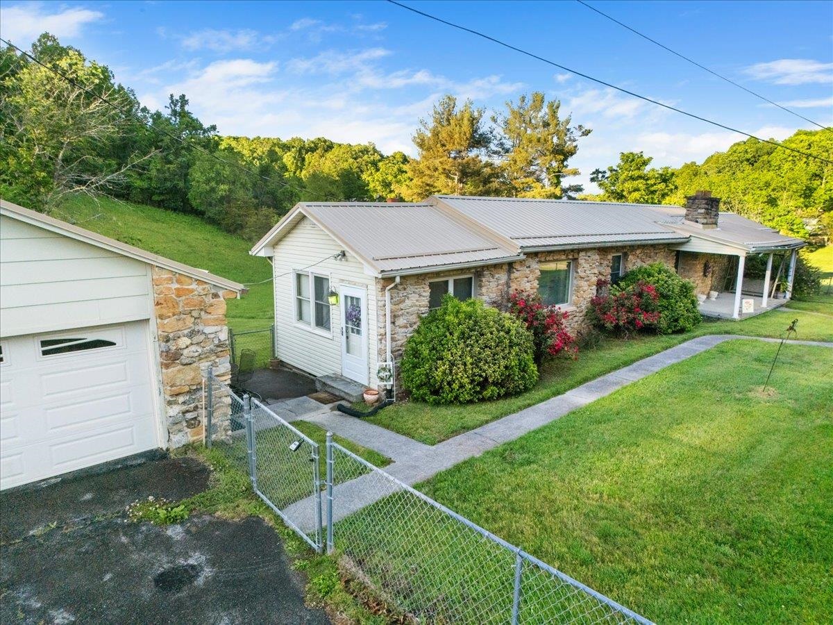 450 Mount Pleasant Roads Christiansburg VA 24073