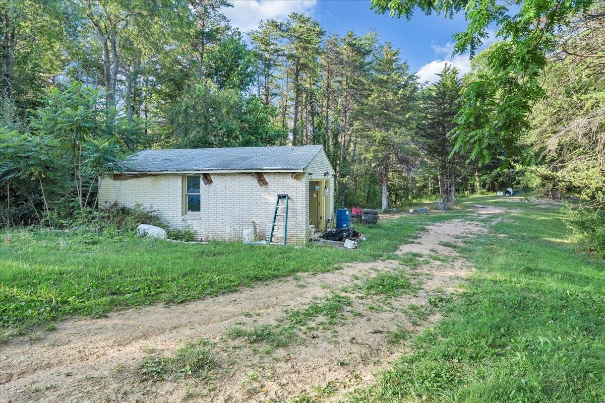 5384 Harvest Road Riner VA 24149