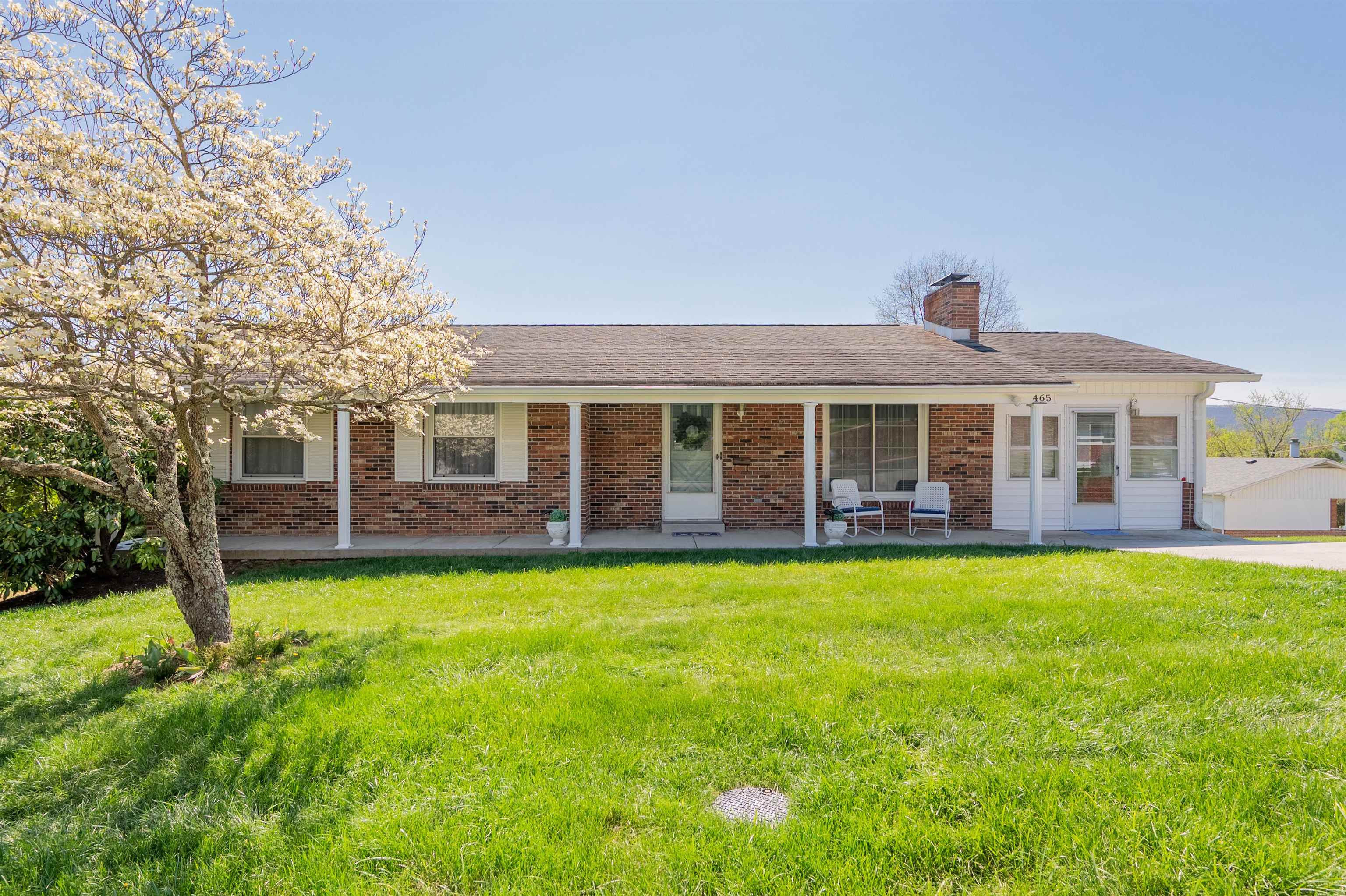 465 W Pine Street Wytheville VA 24382