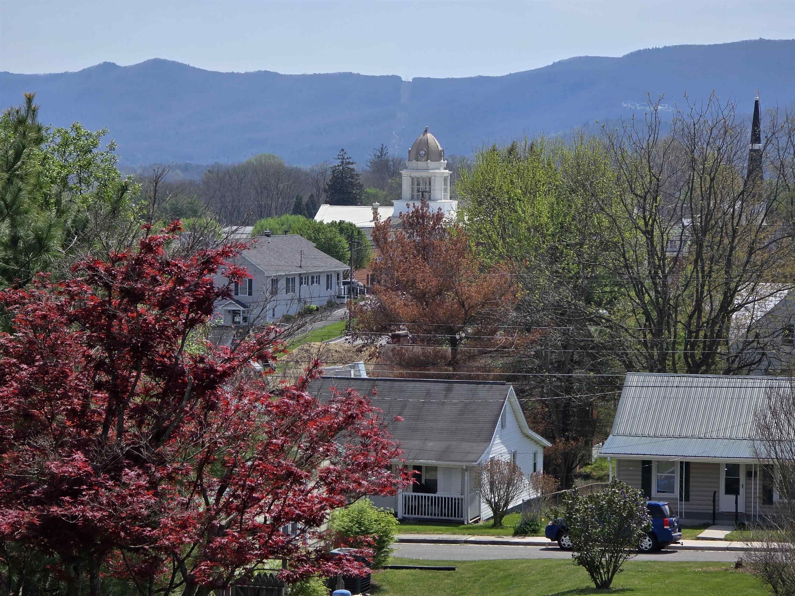 465 W Pine Street Wytheville VA 24382