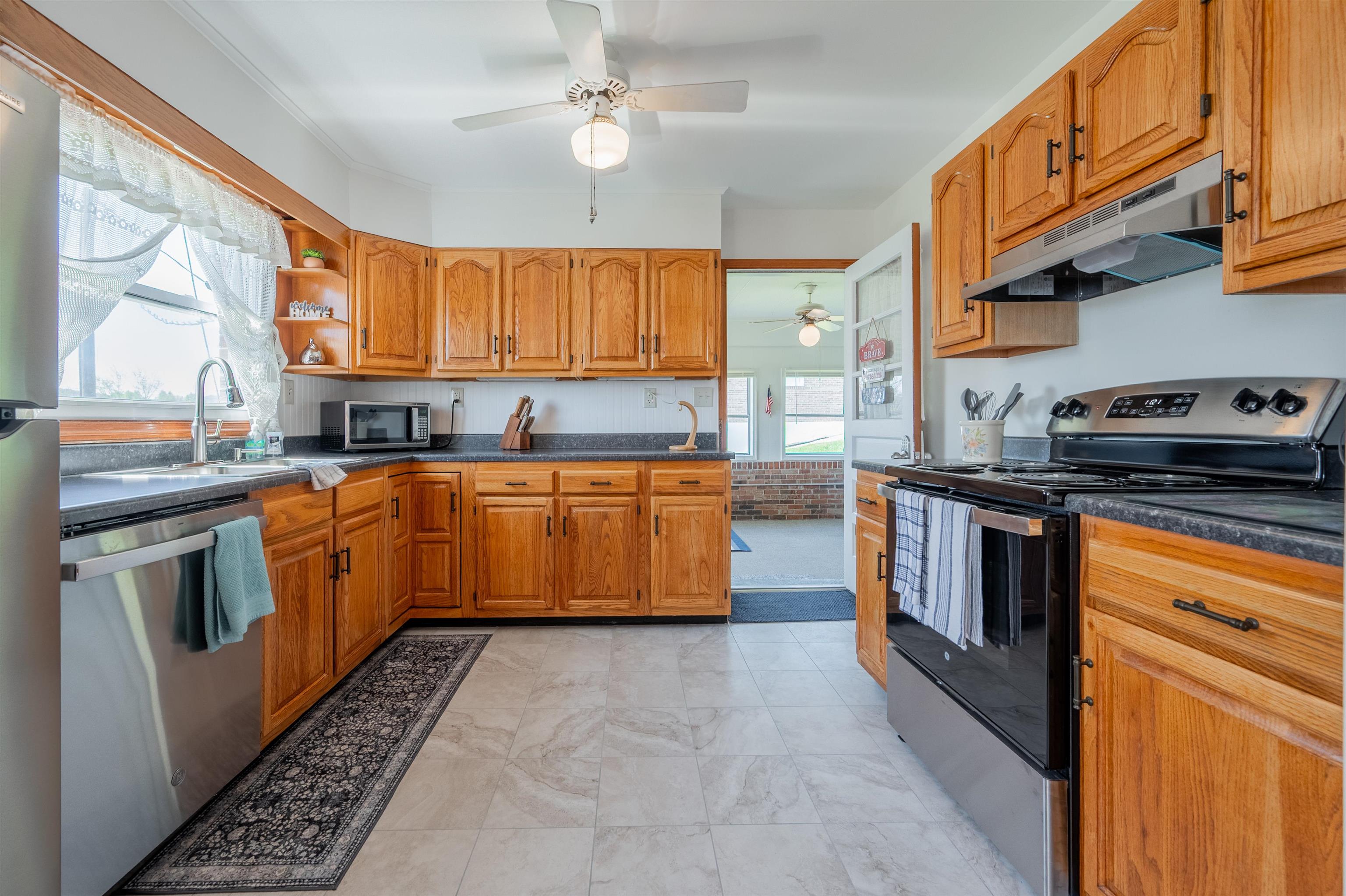 465 W Pine Street Wytheville VA 24382