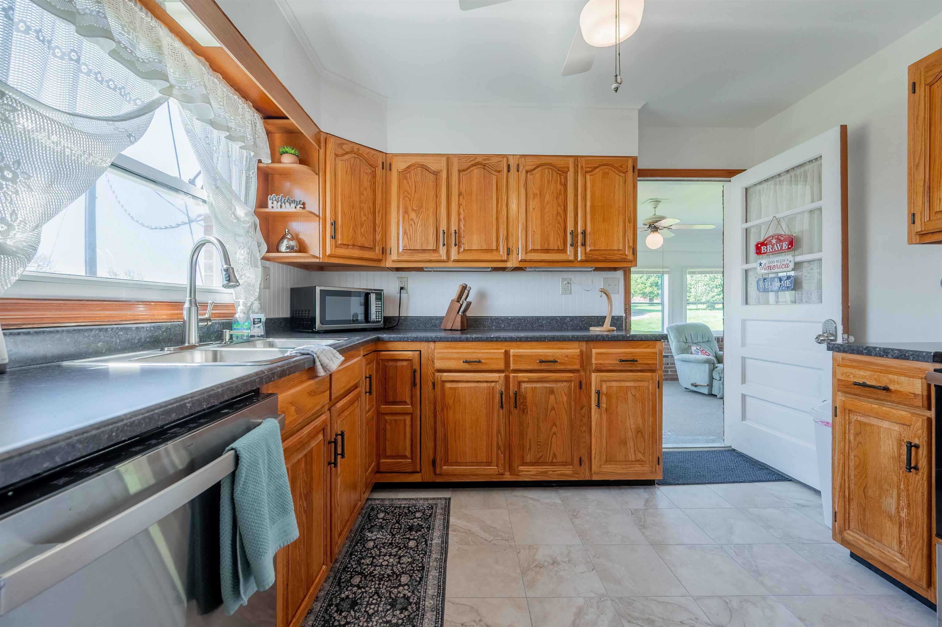 465 W Pine Street Wytheville VA 24382