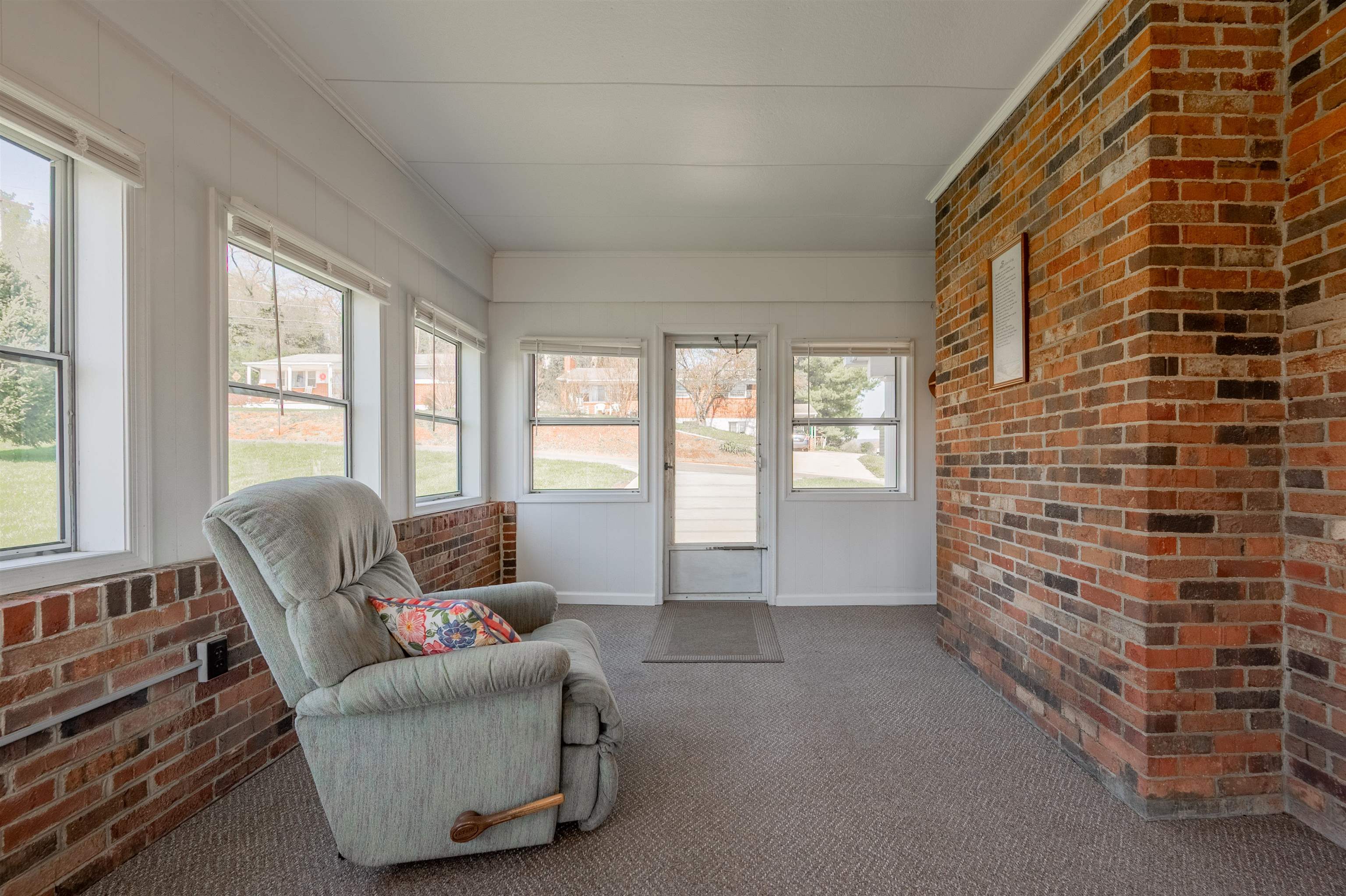 465 W Pine Street Wytheville VA 24382