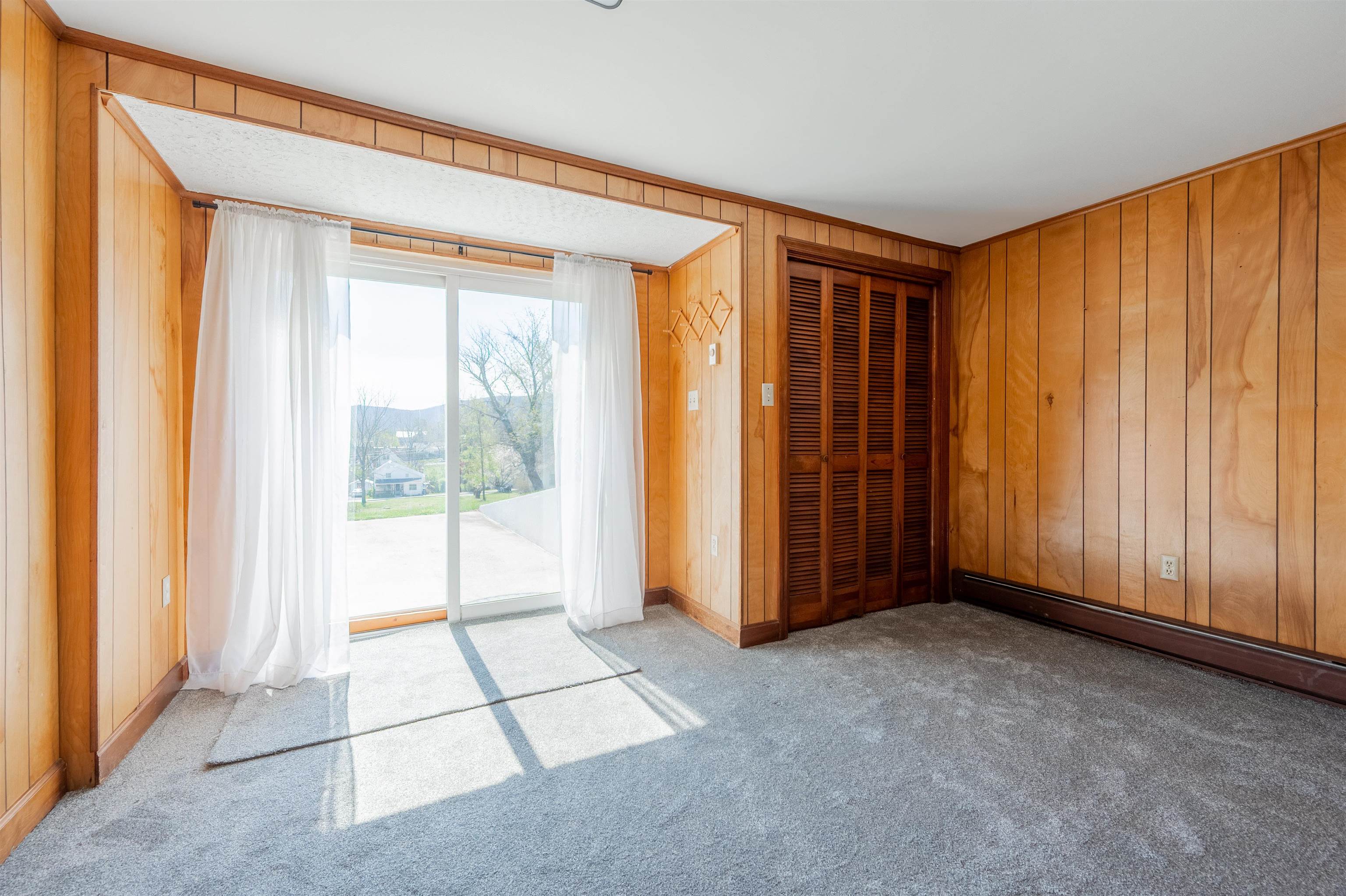 465 W Pine Street Wytheville VA 24382