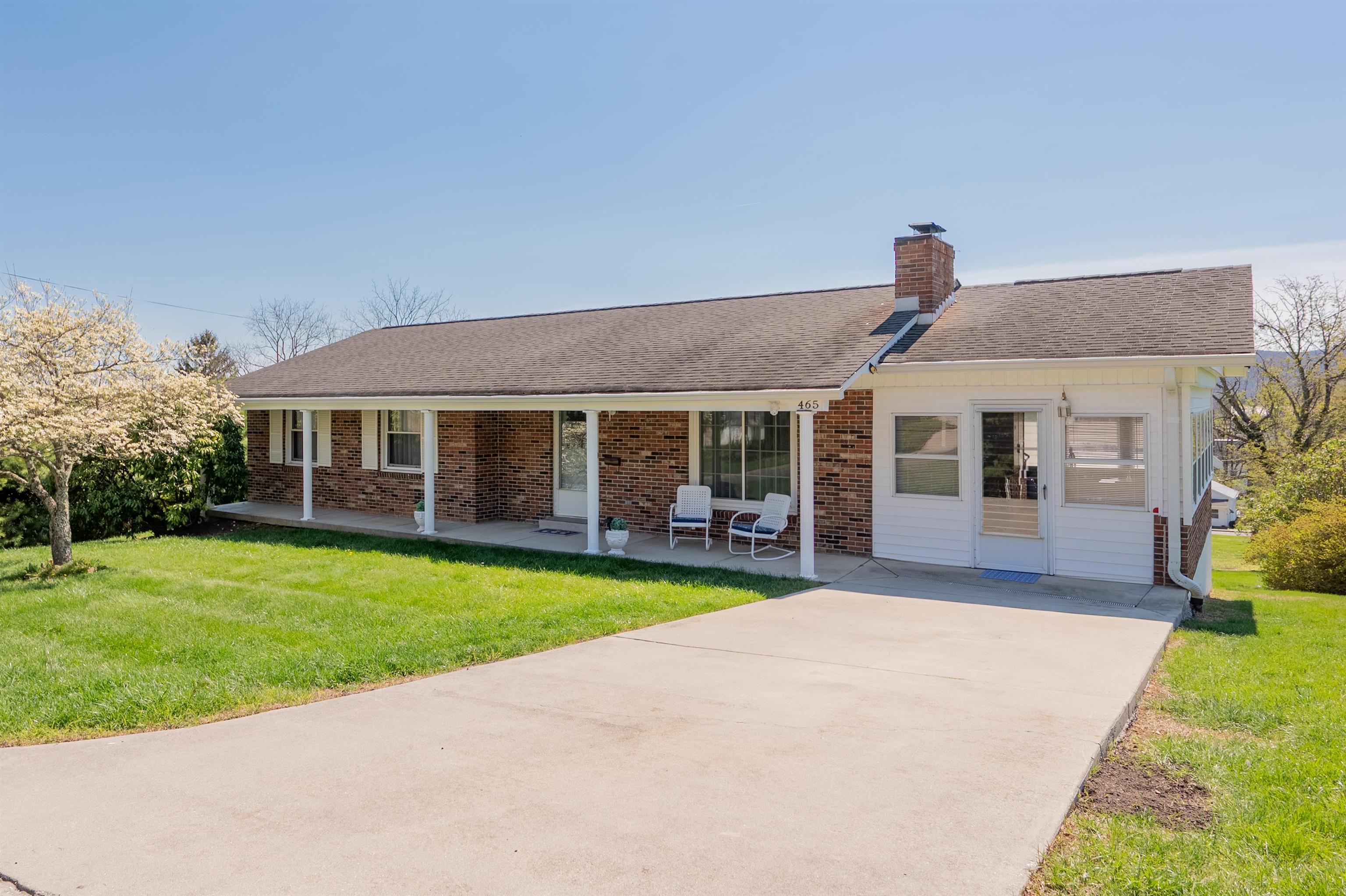 465 W Pine Street Wytheville VA 24382