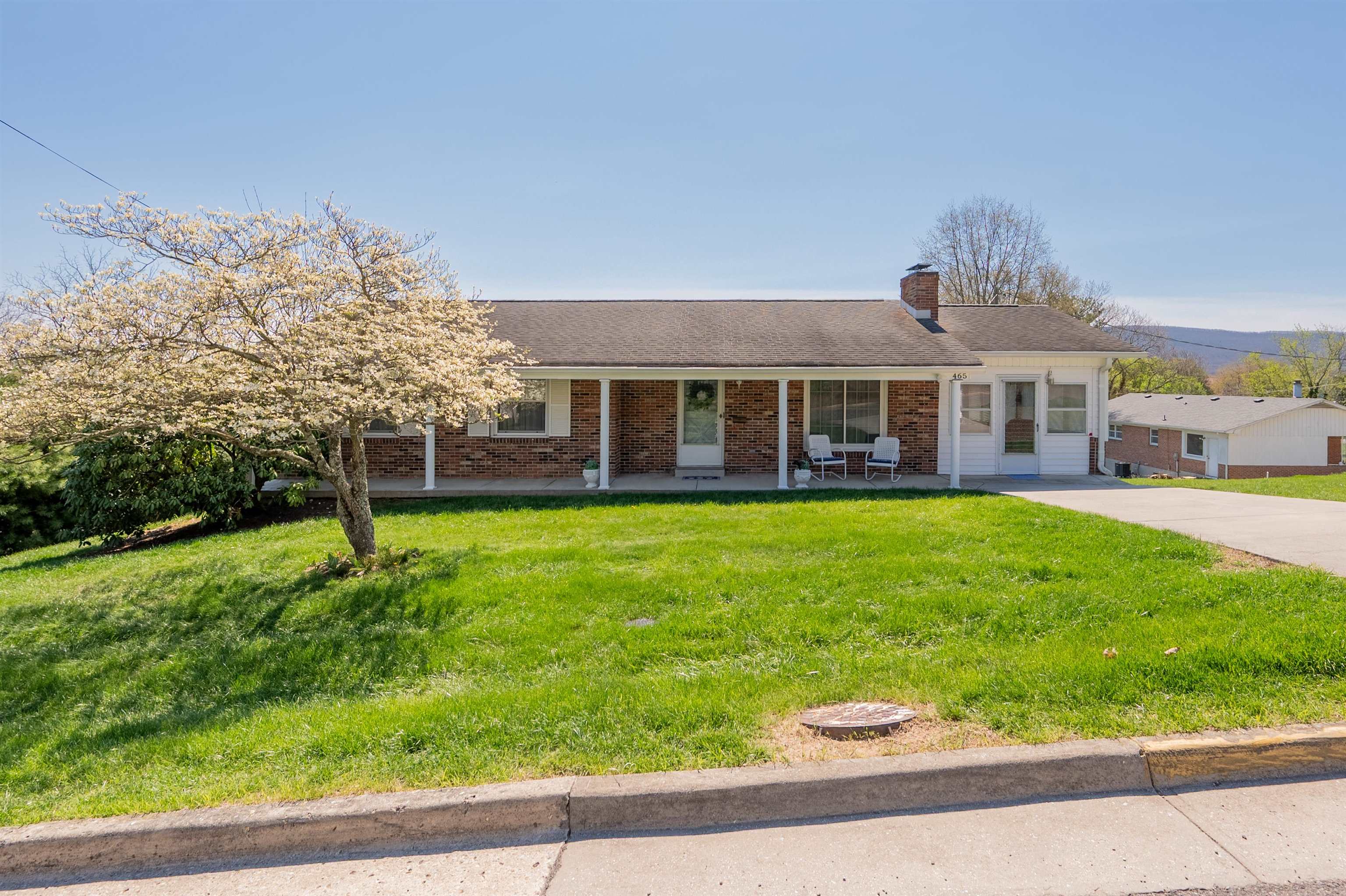 465 W Pine Street Wytheville VA 24382