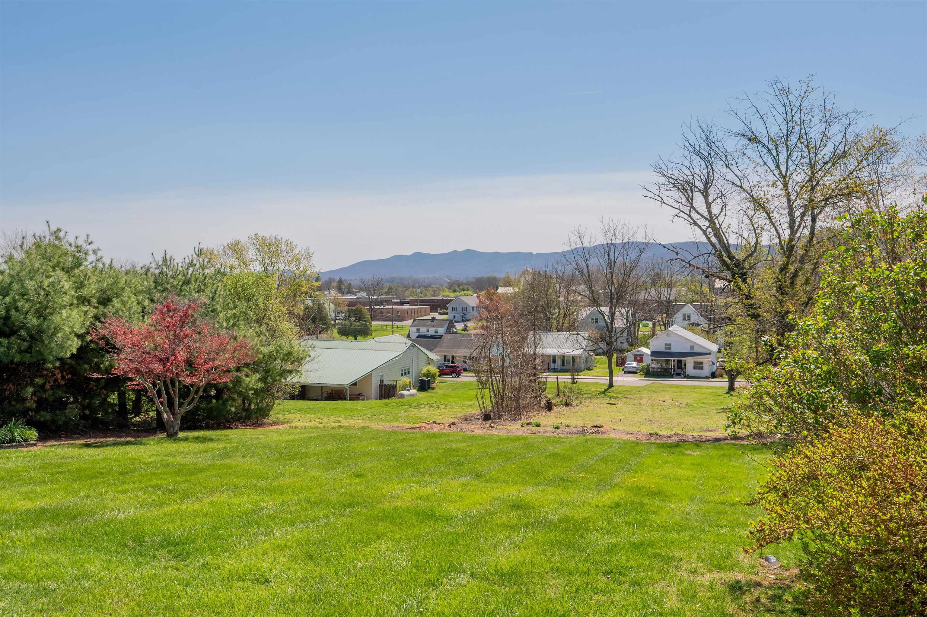 465 W Pine Street Wytheville VA 24382
