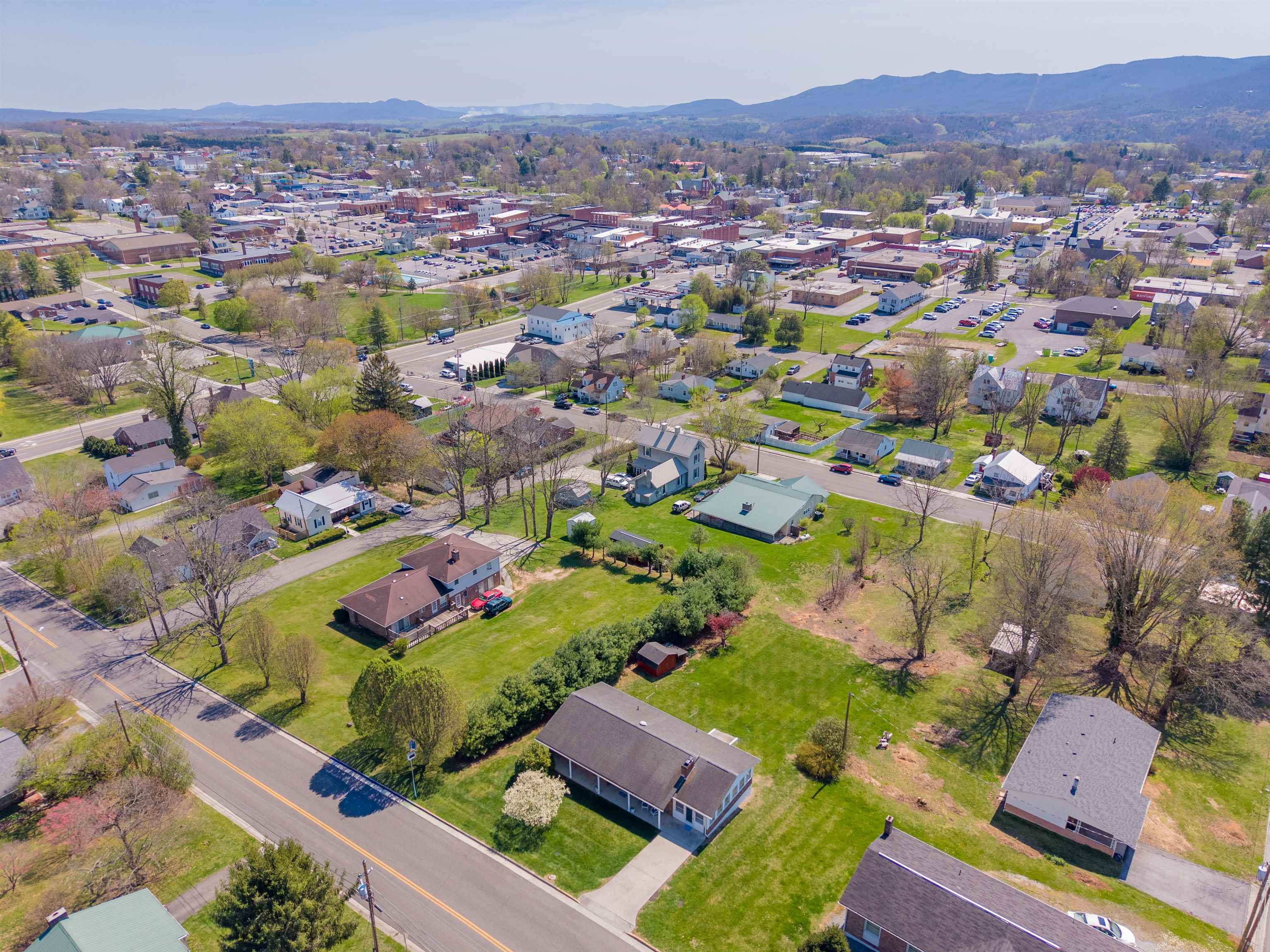 465 W Pine Street Wytheville VA 24382