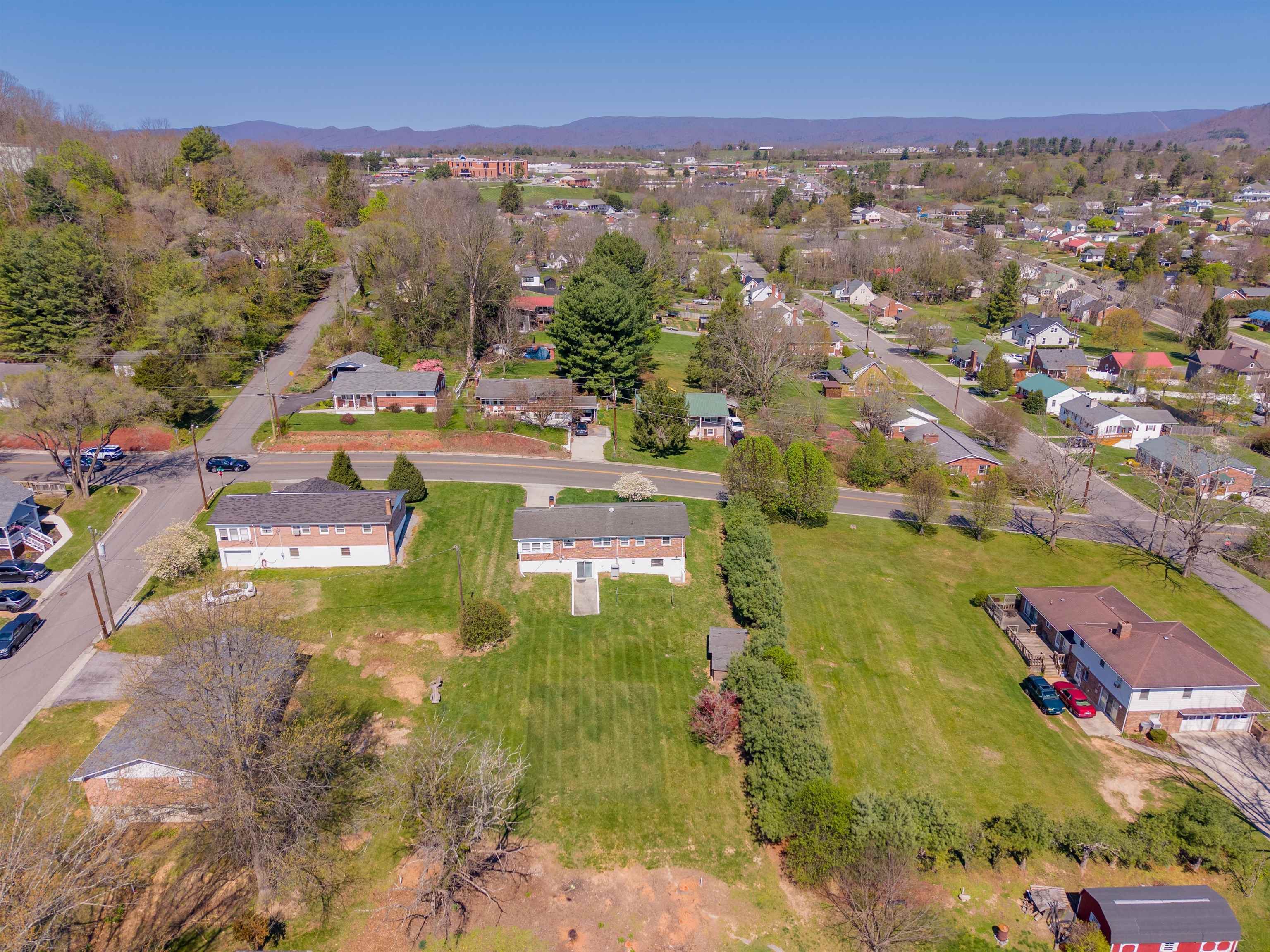 465 W Pine Street Wytheville VA 24382