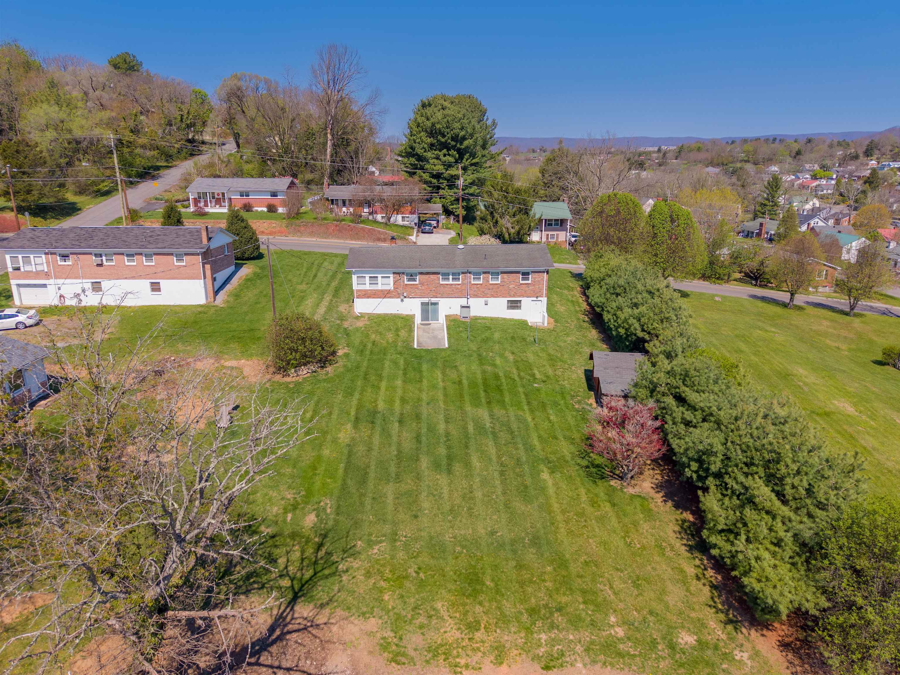 465 W Pine Street Wytheville VA 24382