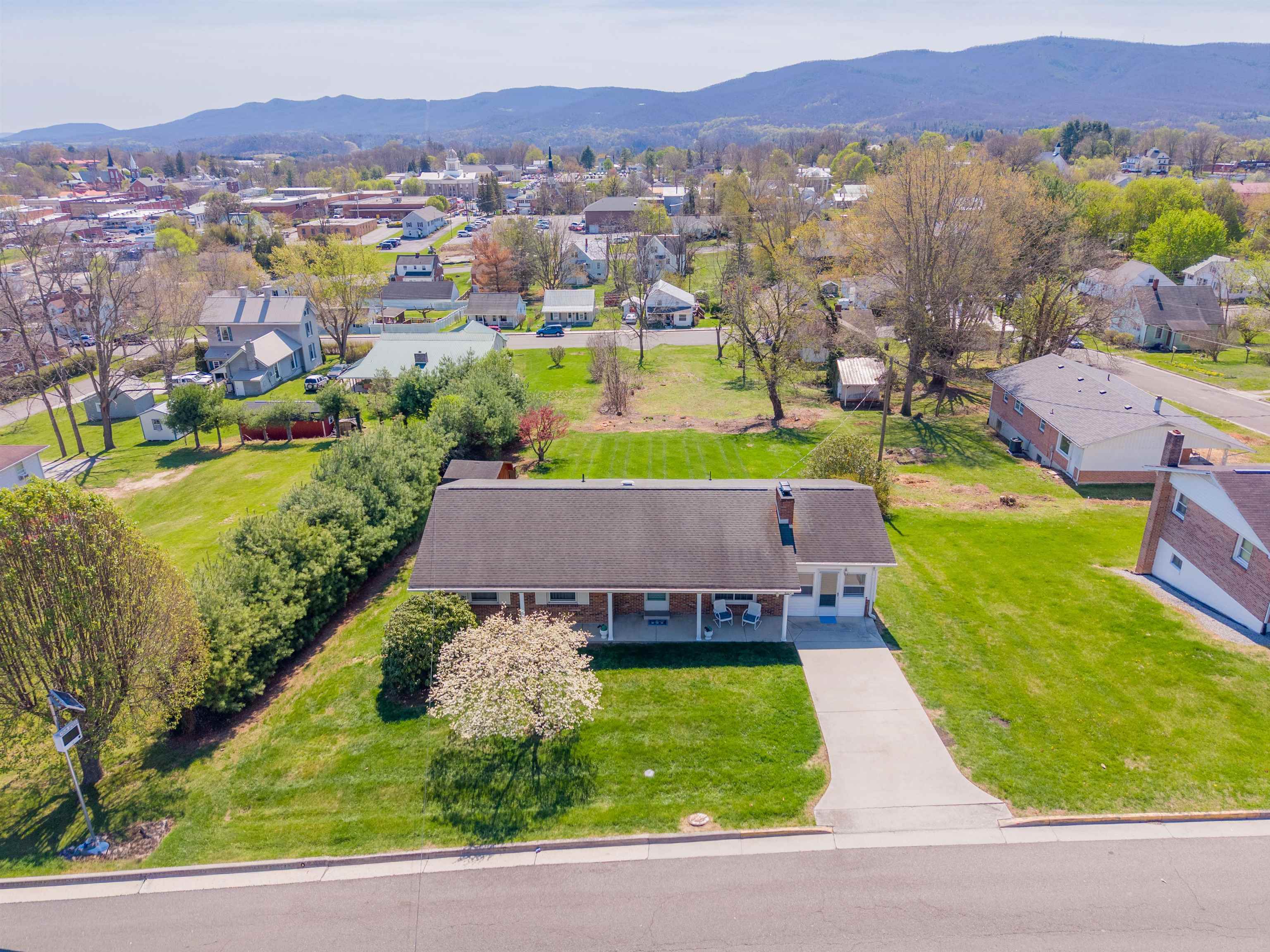 465 W Pine Street Wytheville VA 24382