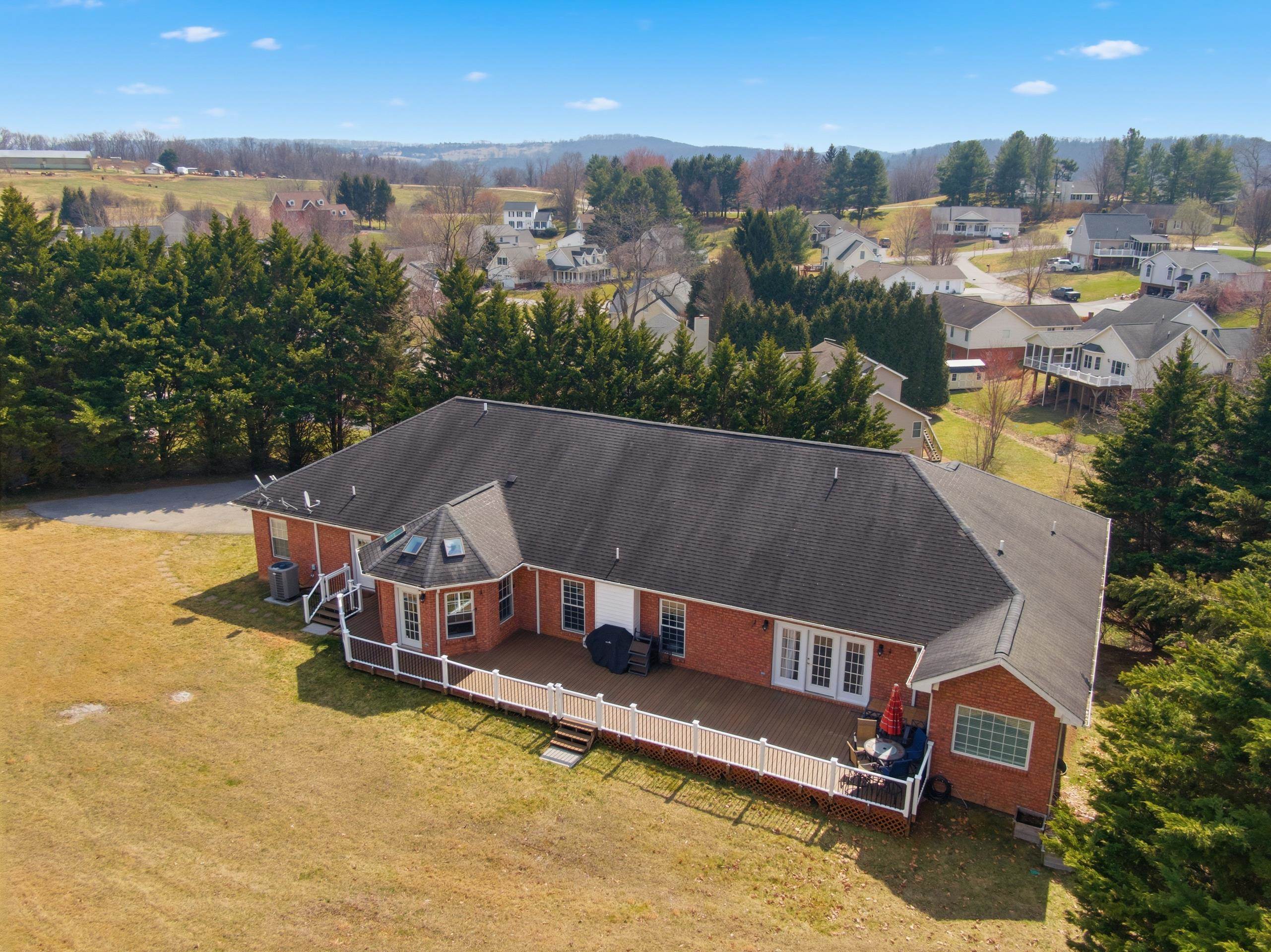 308 Meadow Ridge Radford VA 24141