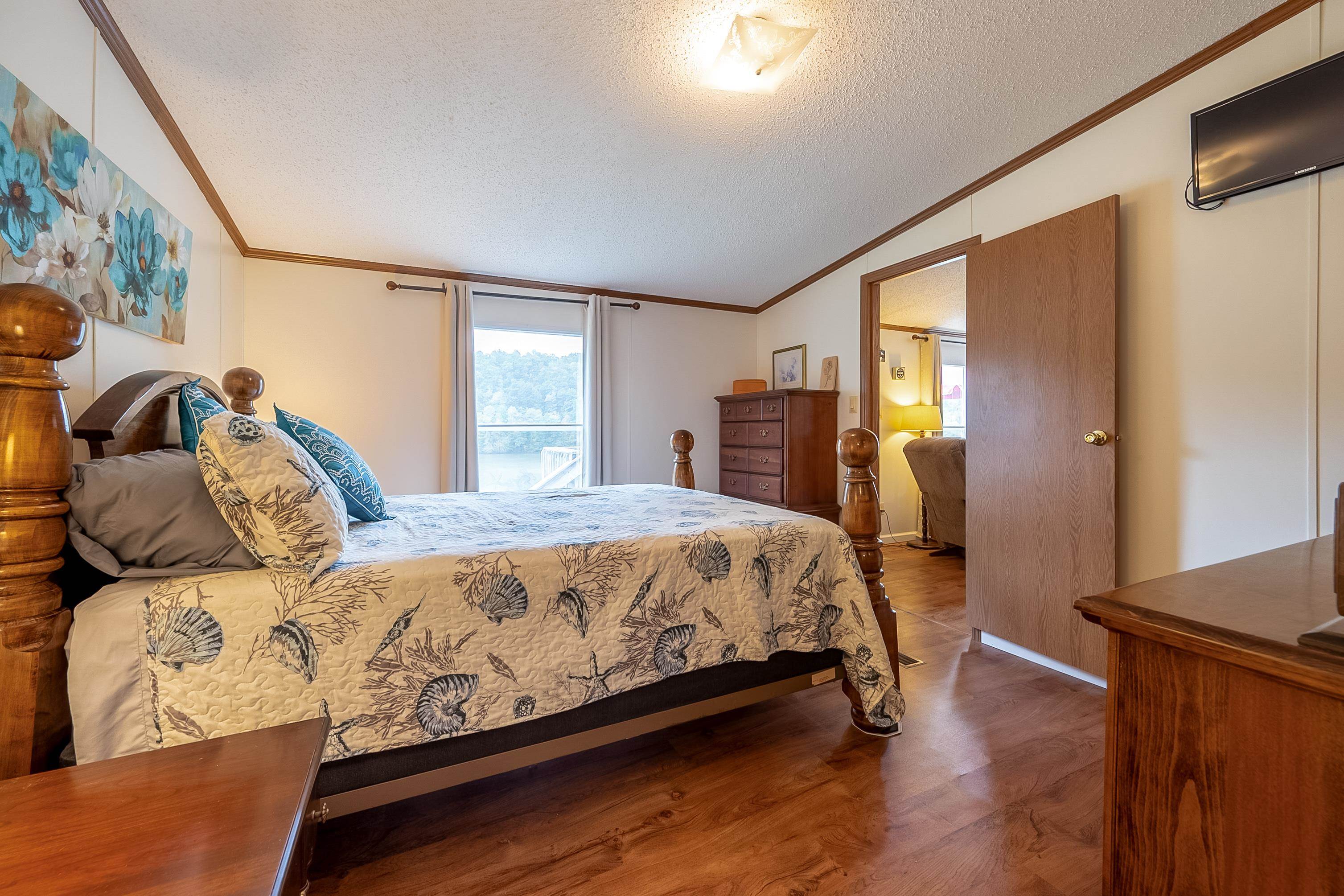 4276 Paradise Road Hiwassee VA 24347