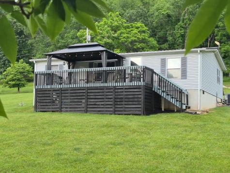 4276 Paradise Road Hiwassee VA 24347