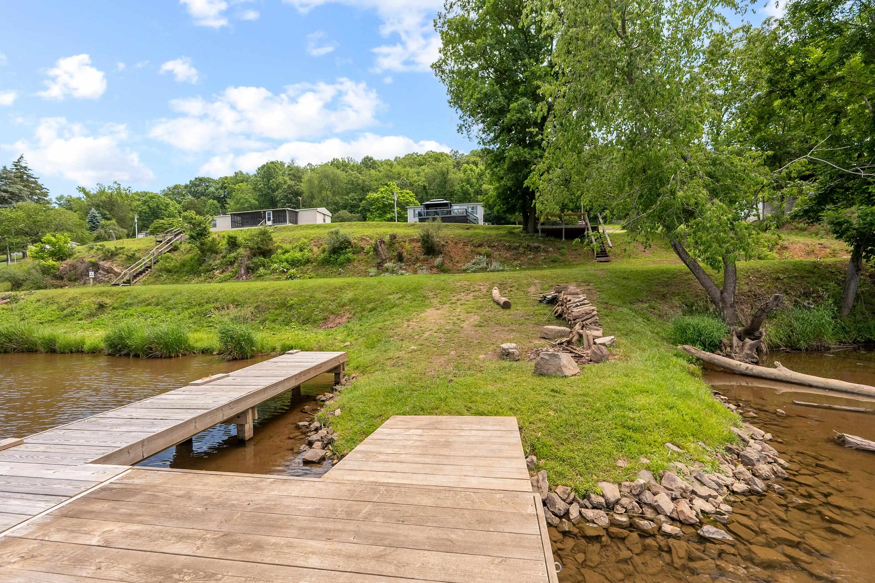 4276 Paradise Road Hiwassee VA 24347