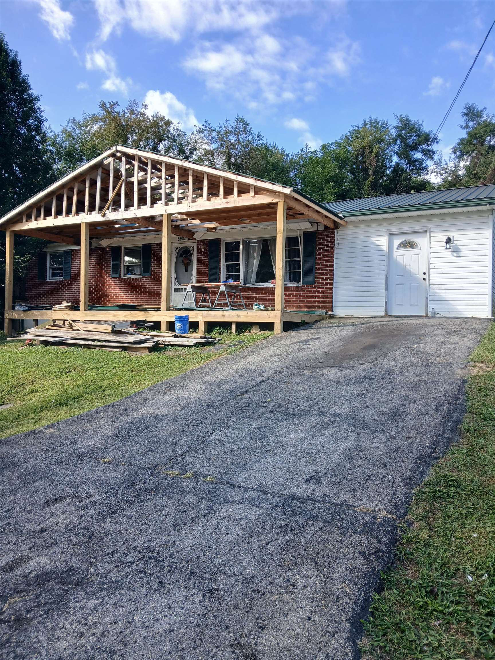 5637 Locust Drive Dublin VA 24084