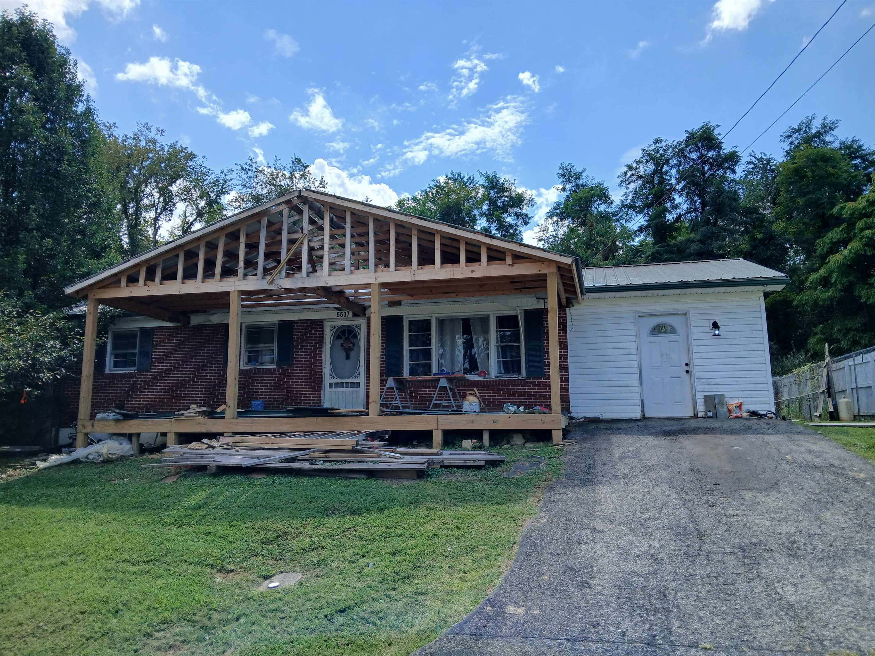 5637 Locust Drive Dublin VA 24084