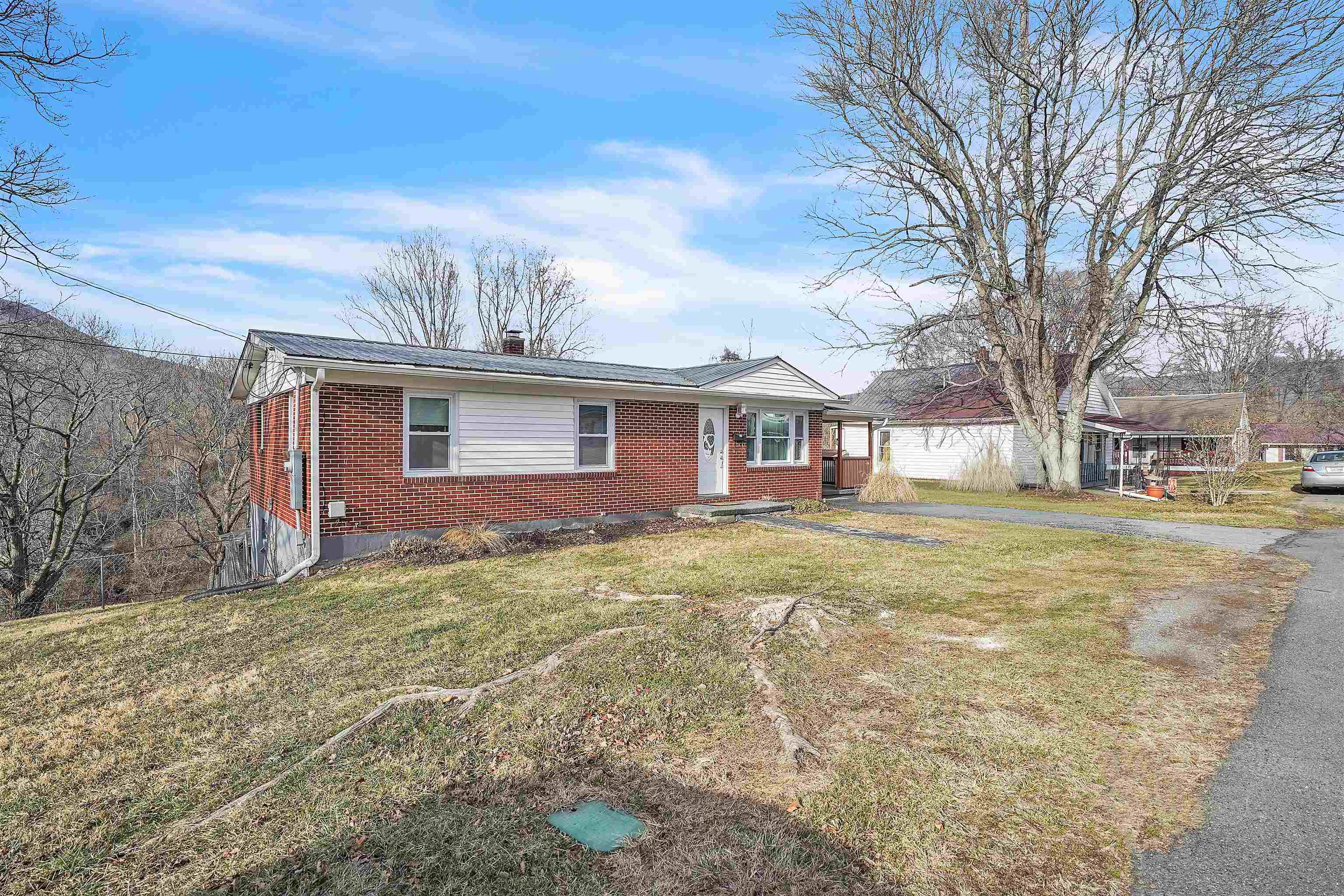 709 Giles Street Pearisburg VA 24134