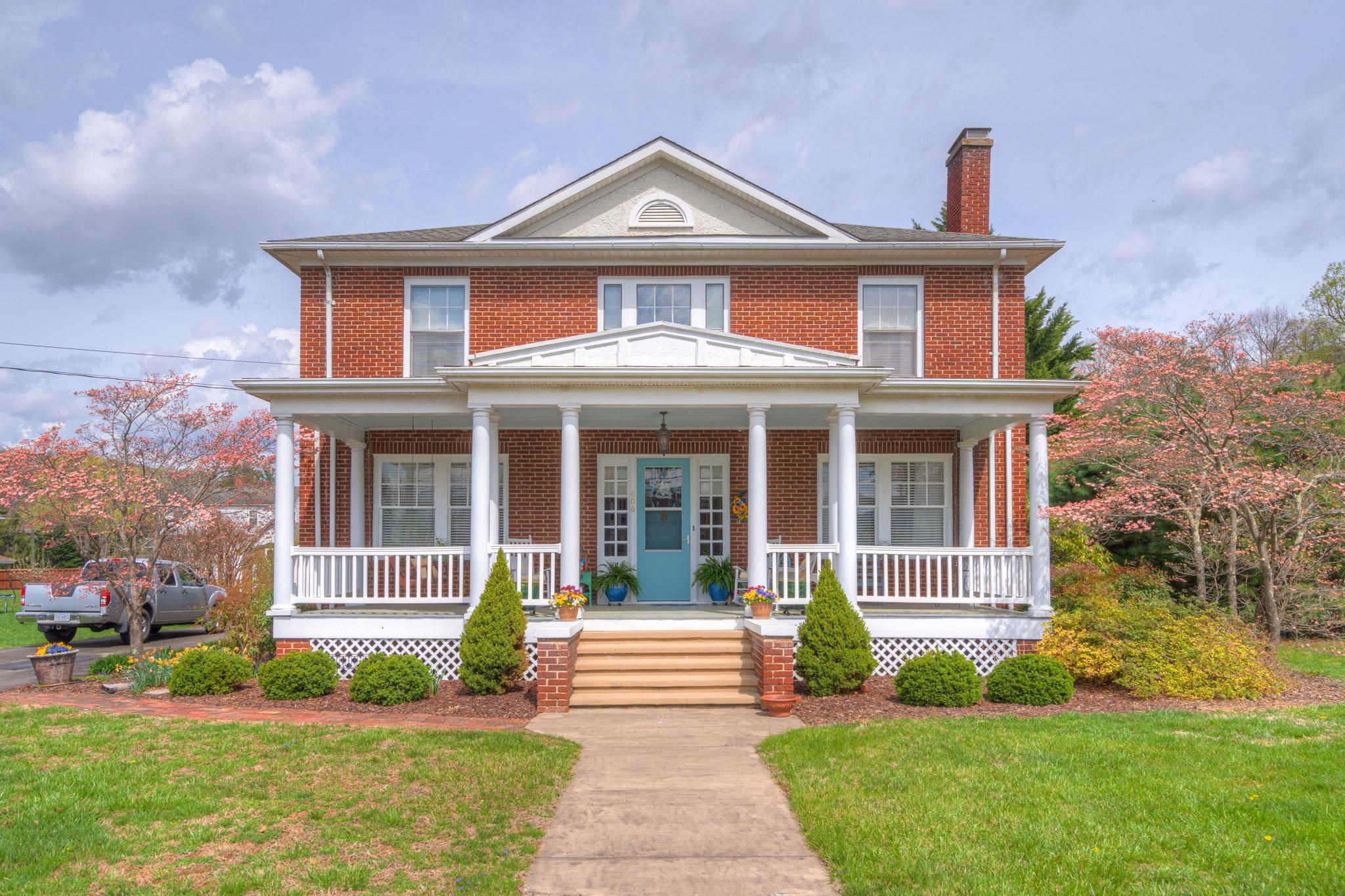 606 Snidow Street Pembroke VA 24136