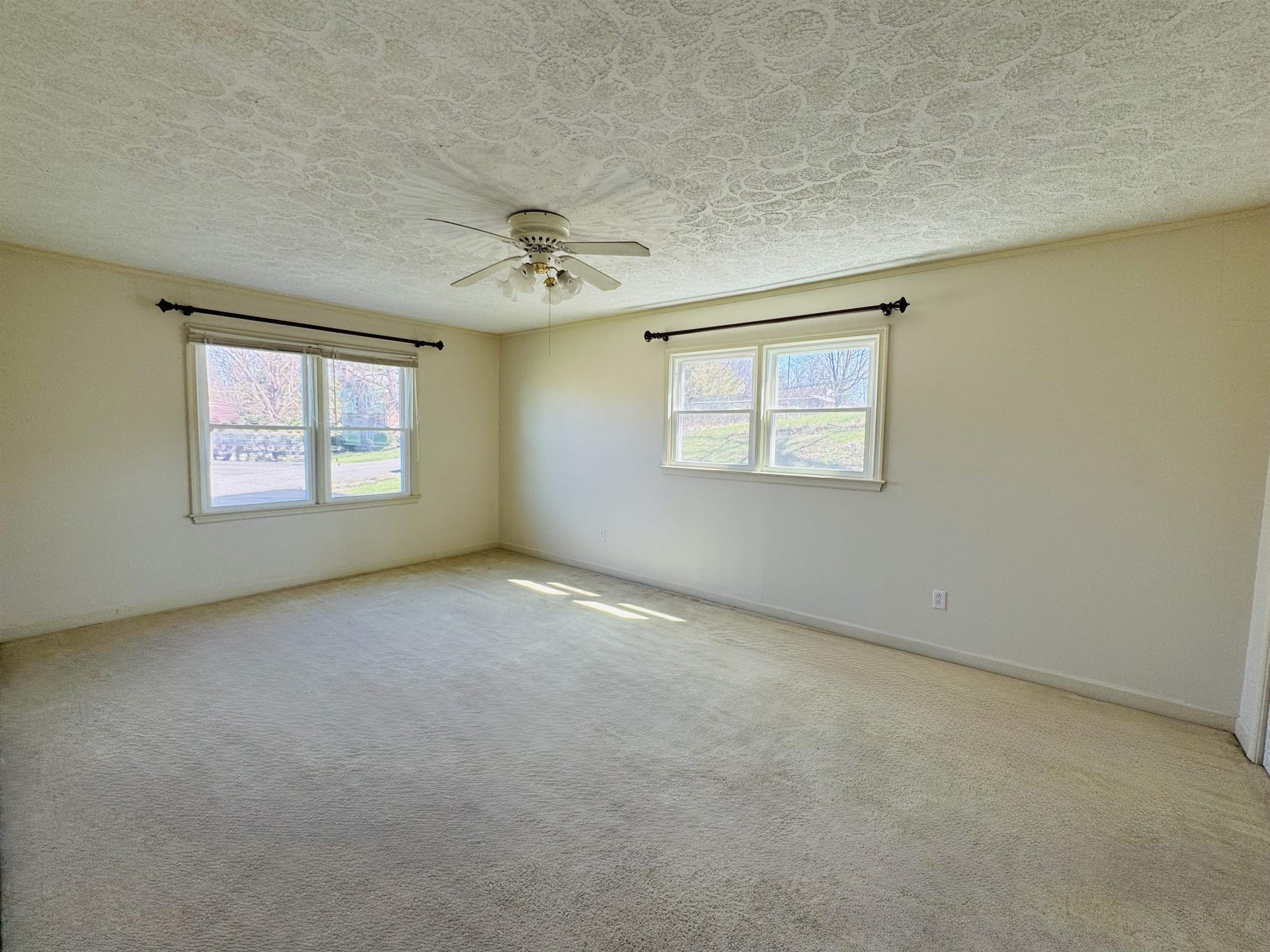 5422 Aldrin Street Dublin VA 24084