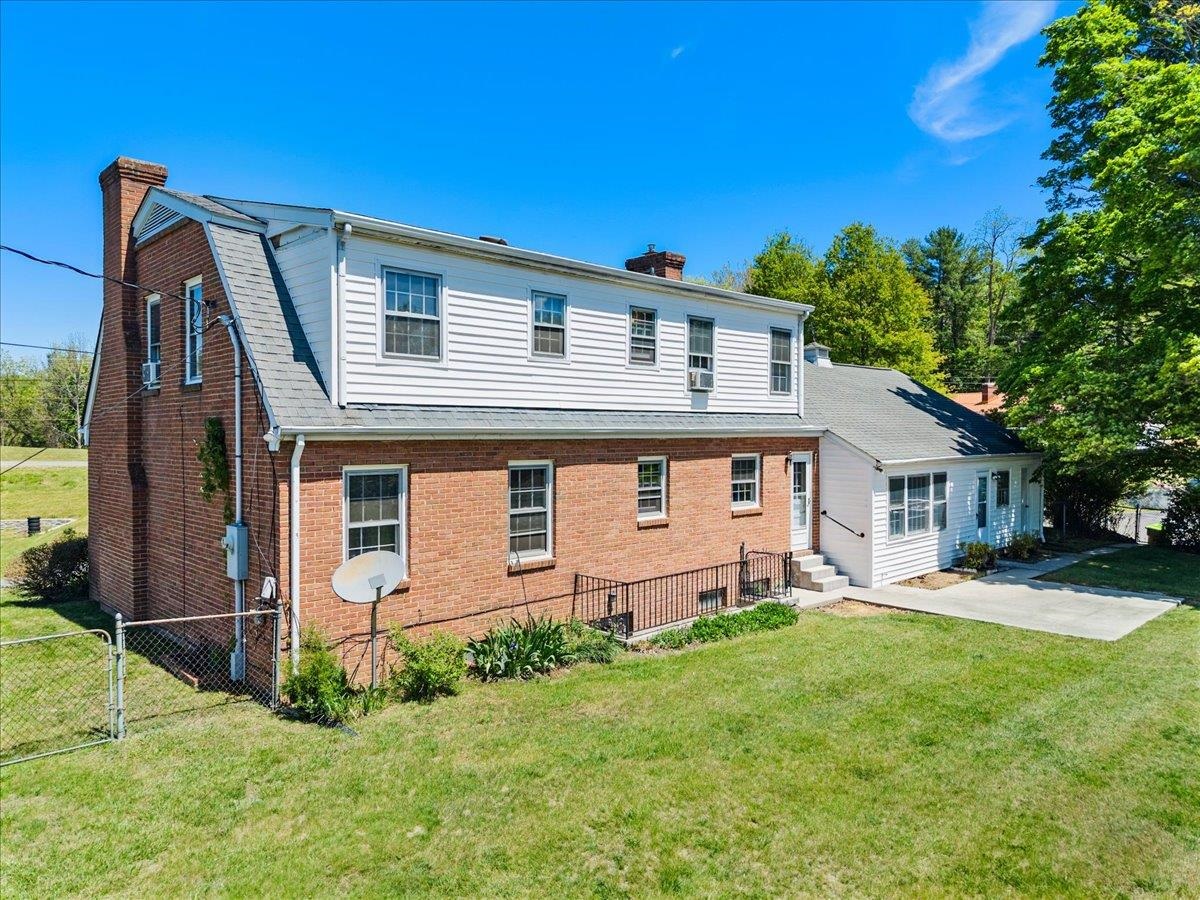 695 Wren Drive Pulaski VA 24301