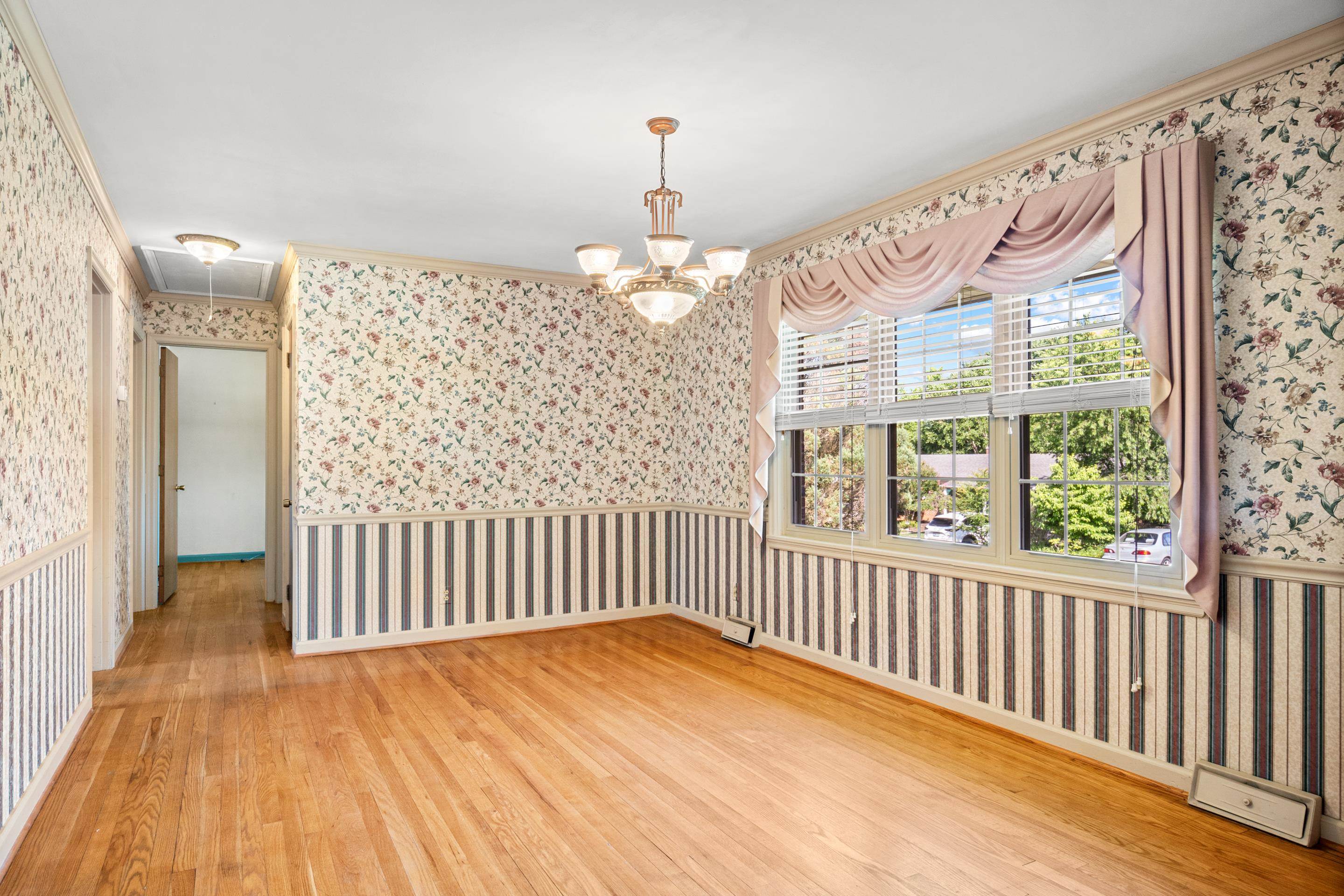 104 Arnold Avenue Radford VA 24141