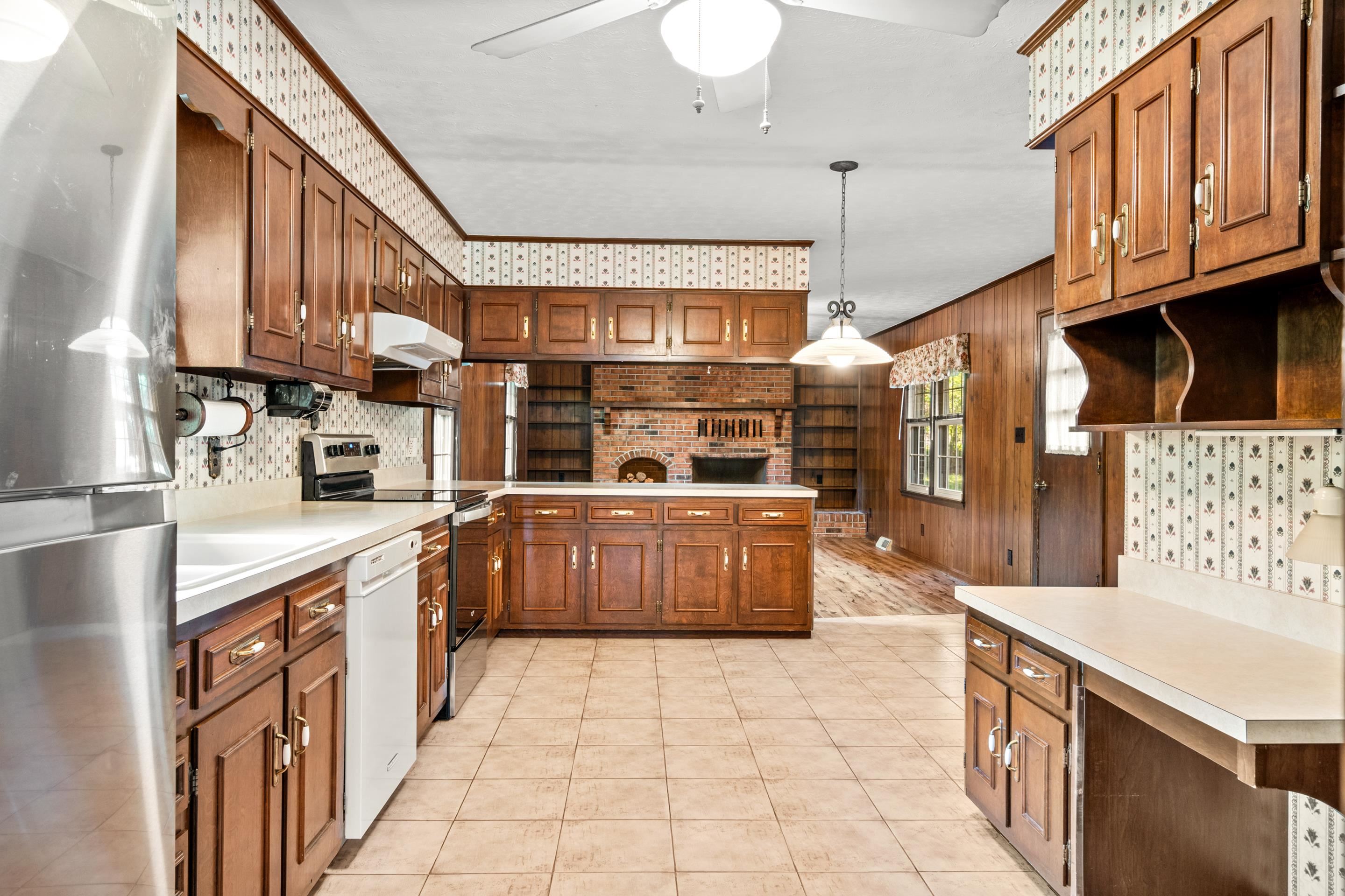104 Arnold Avenue Radford VA 24141