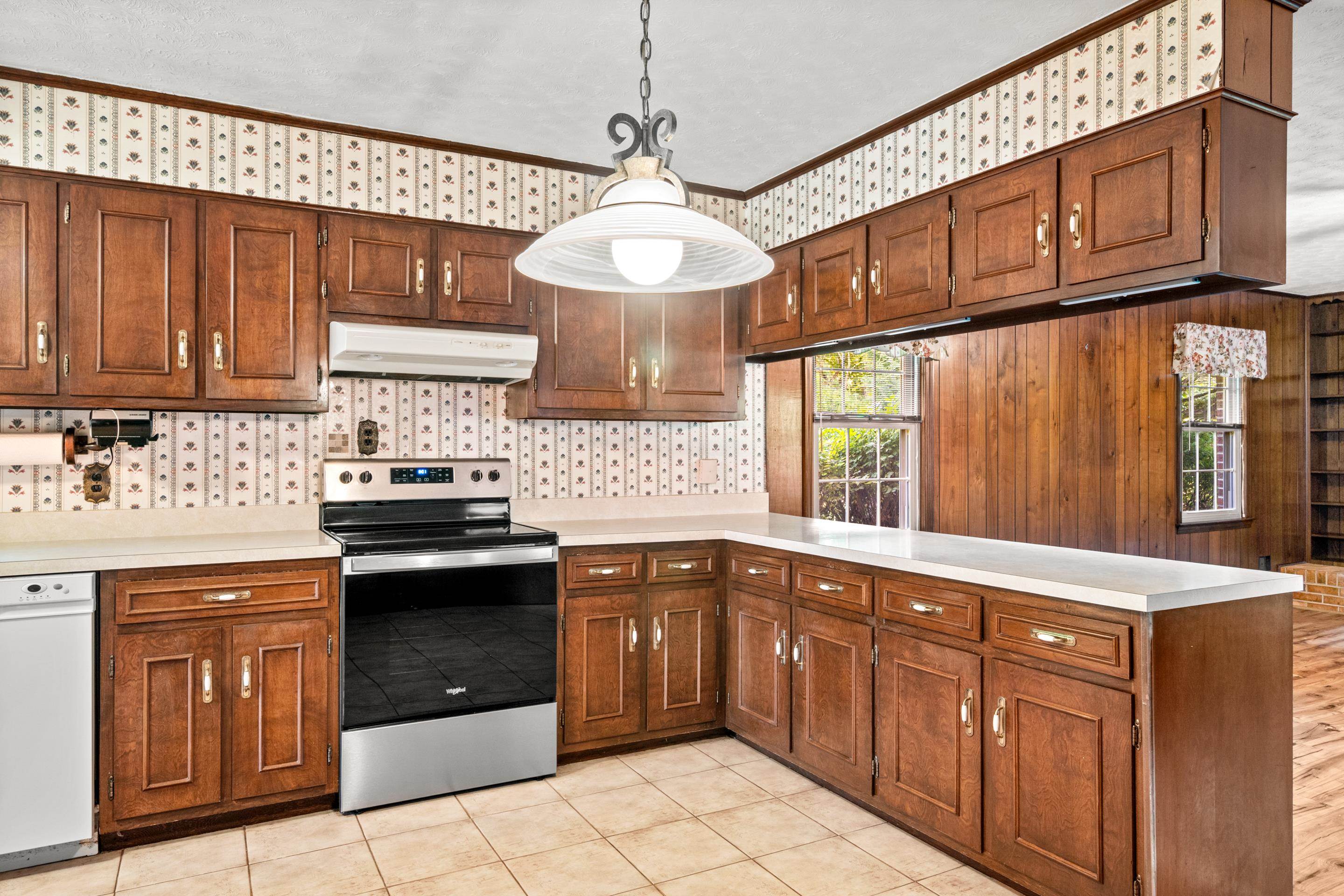 104 Arnold Avenue Radford VA 24141