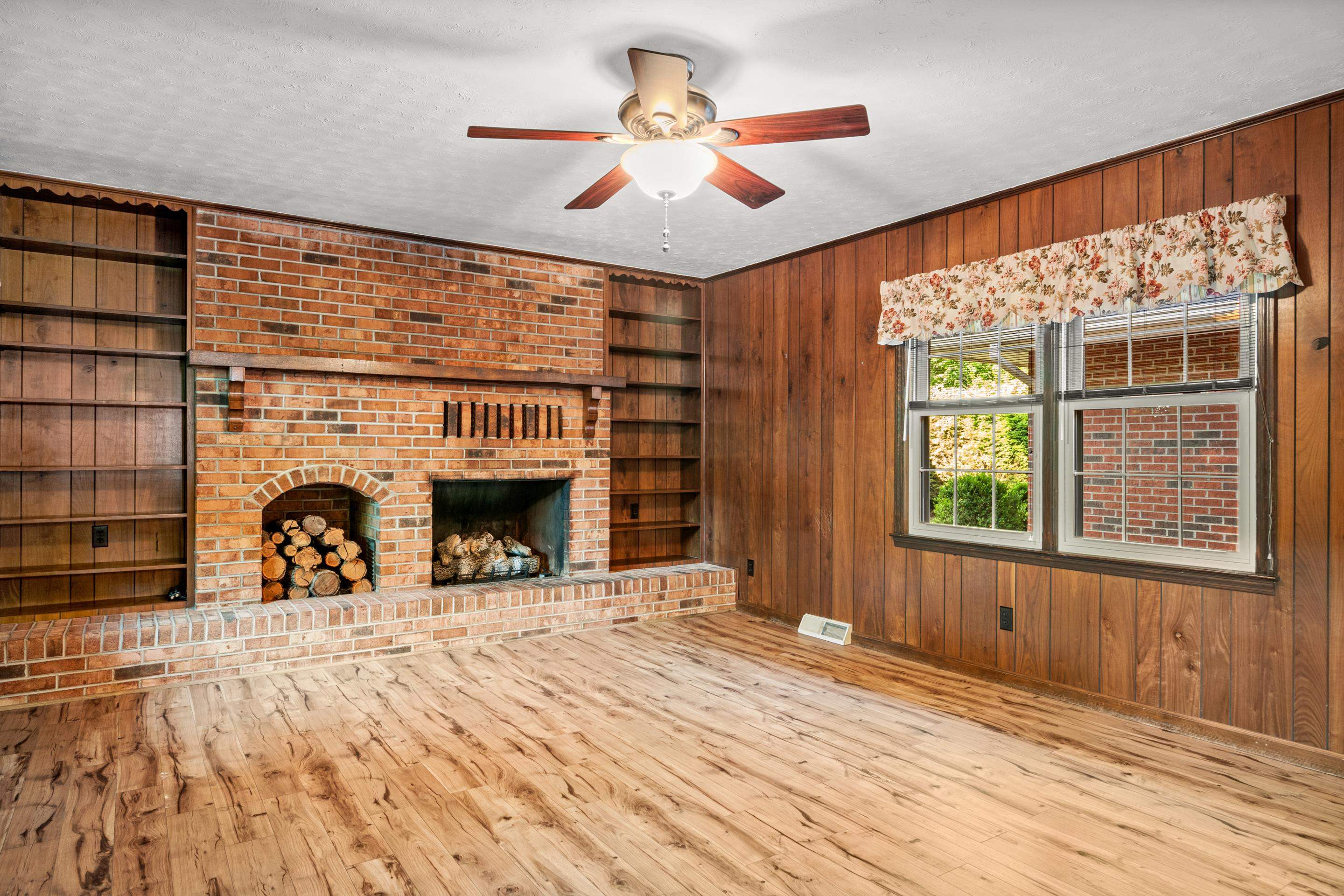 104 Arnold Avenue Radford VA 24141