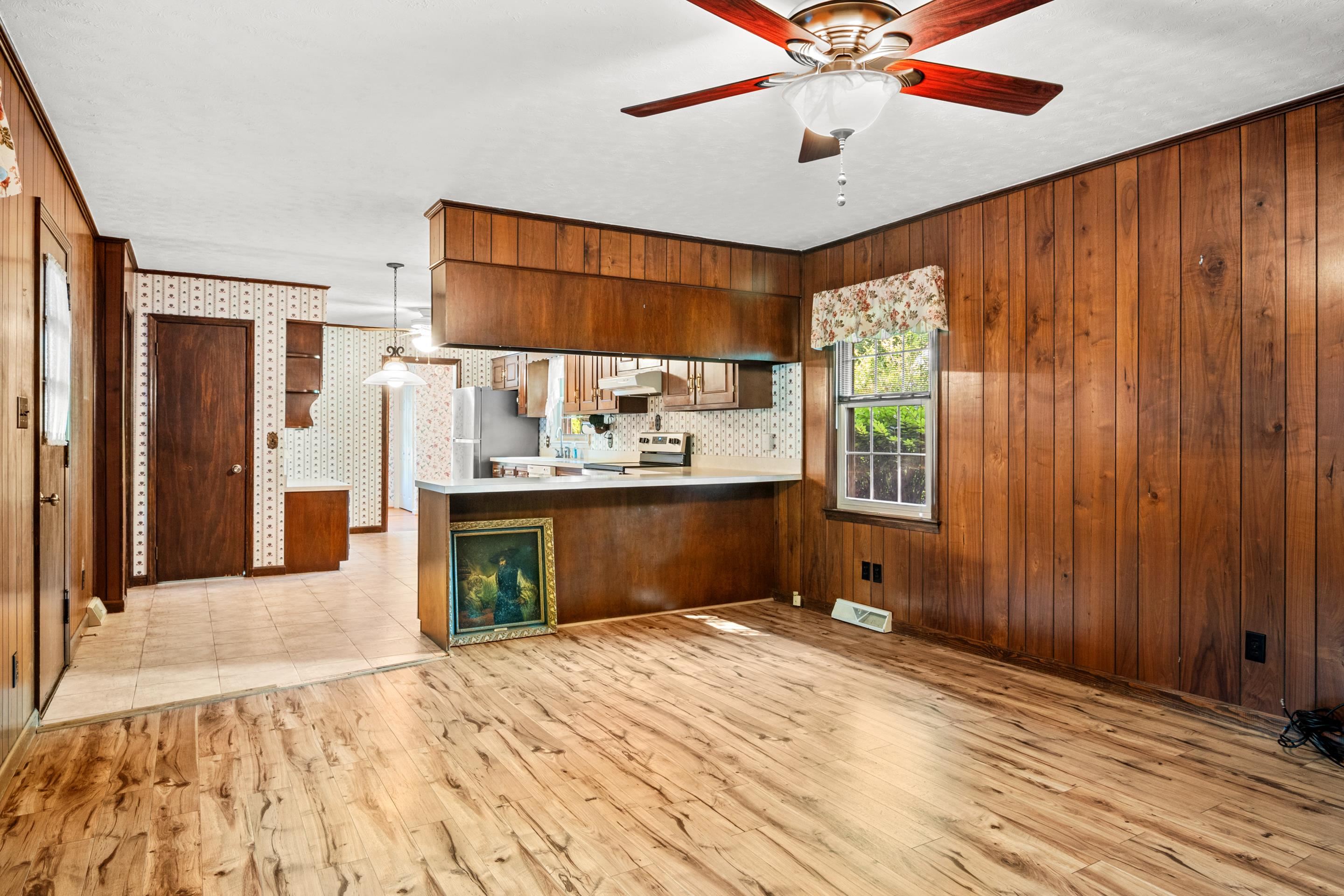104 Arnold Avenue Radford VA 24141