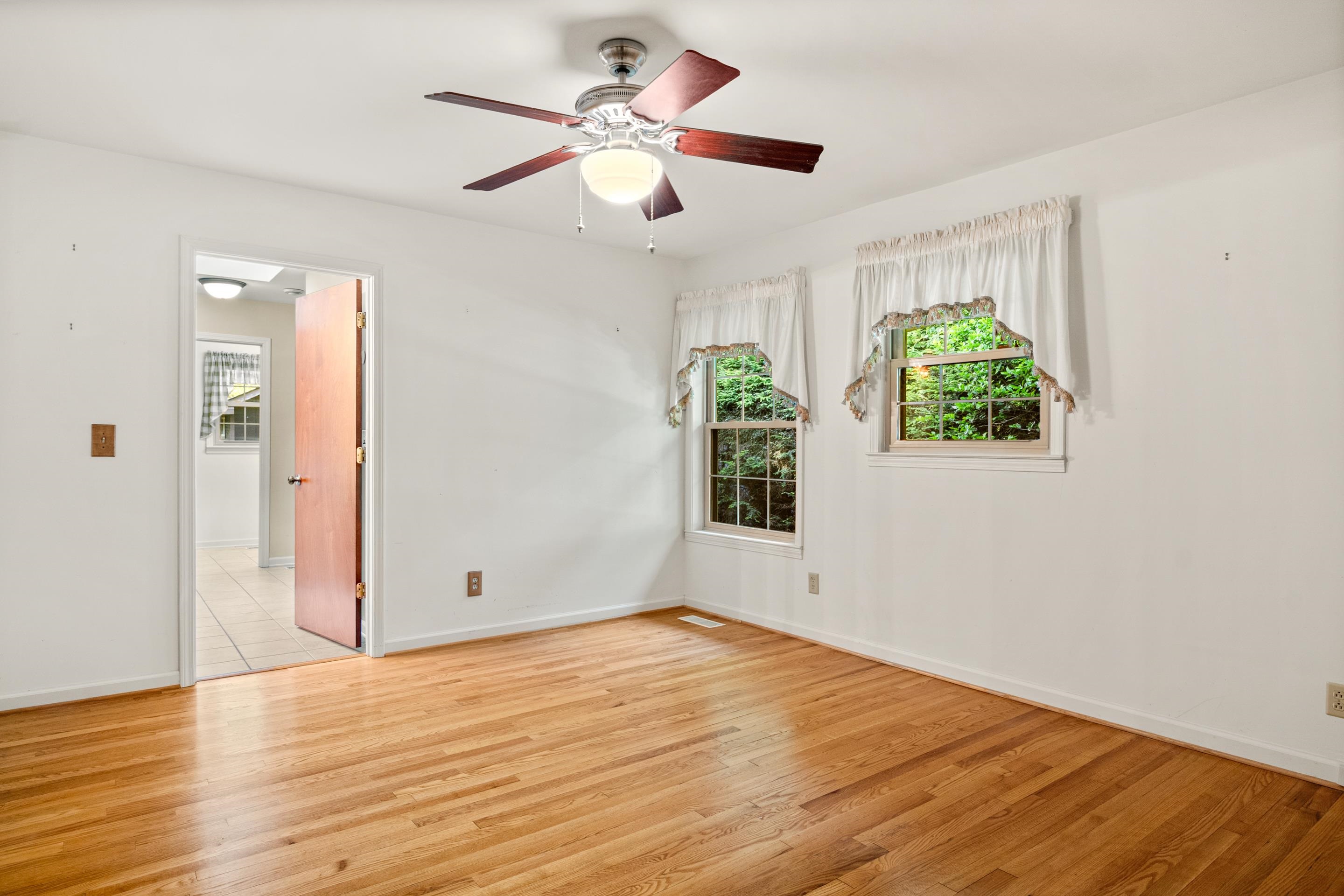 104 Arnold Avenue Radford VA 24141