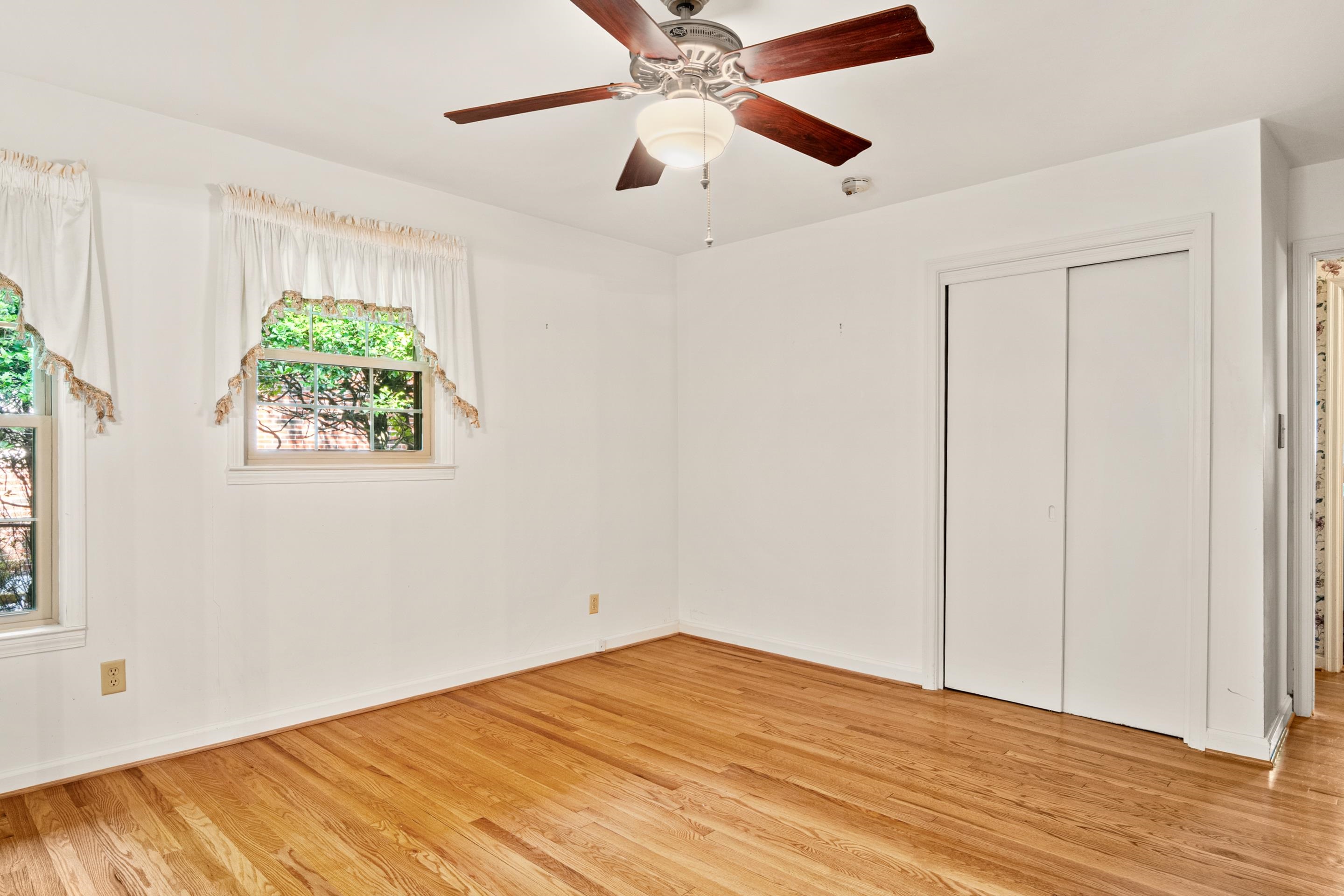 104 Arnold Avenue Radford VA 24141