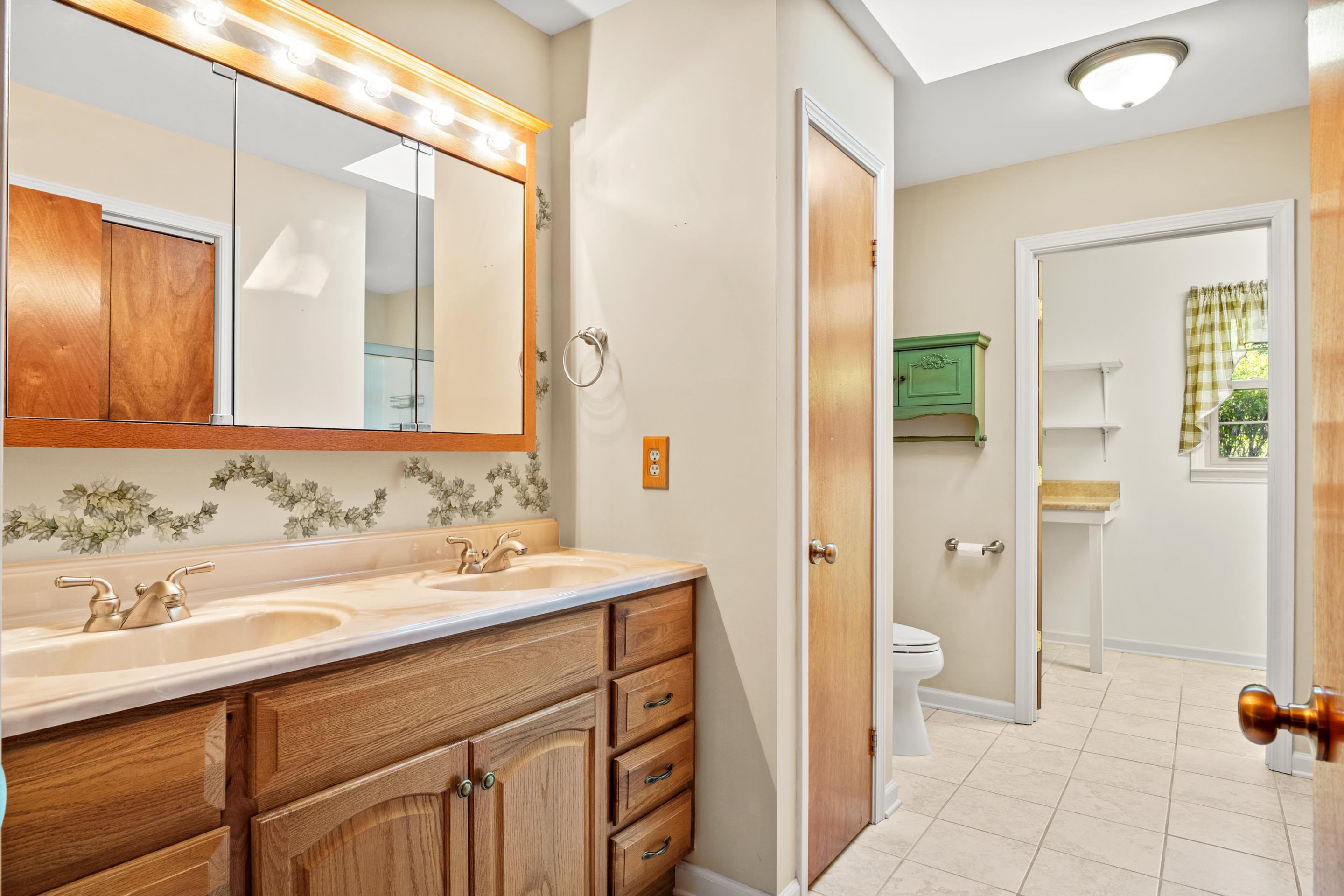 104 Arnold Avenue Radford VA 24141