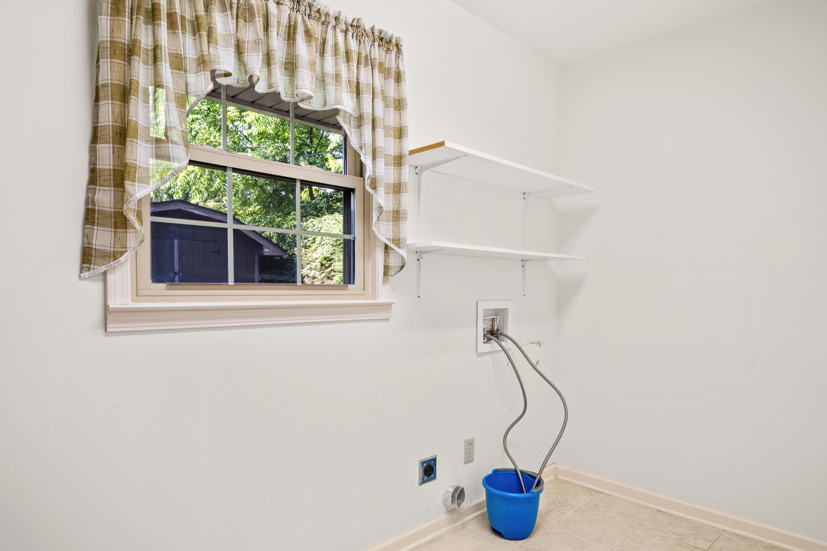 104 Arnold Avenue Radford VA 24141