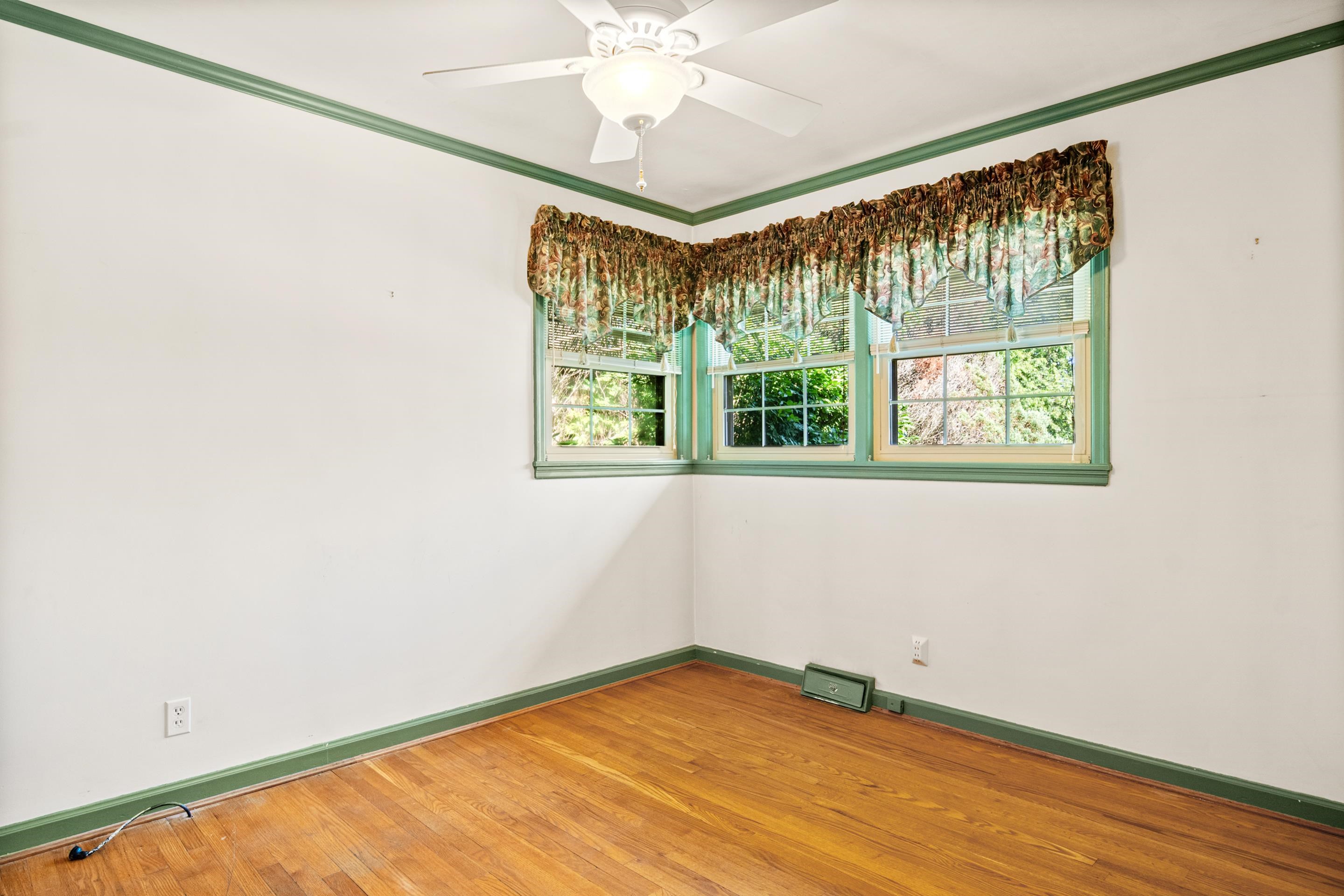 104 Arnold Avenue Radford VA 24141