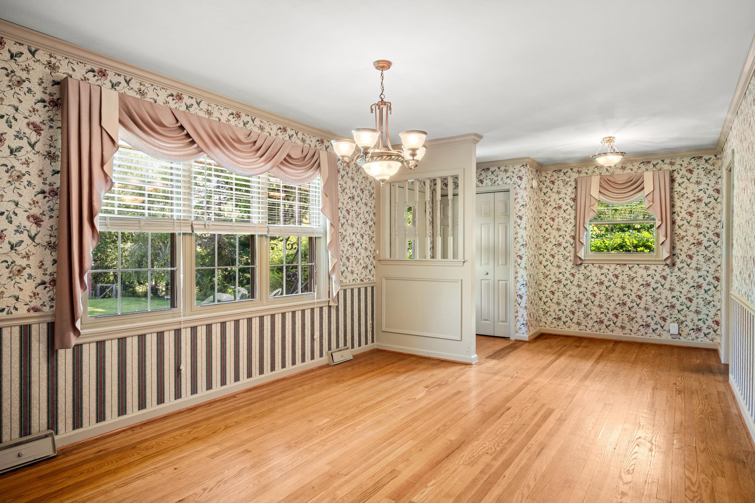 104 Arnold Avenue Radford VA 24141