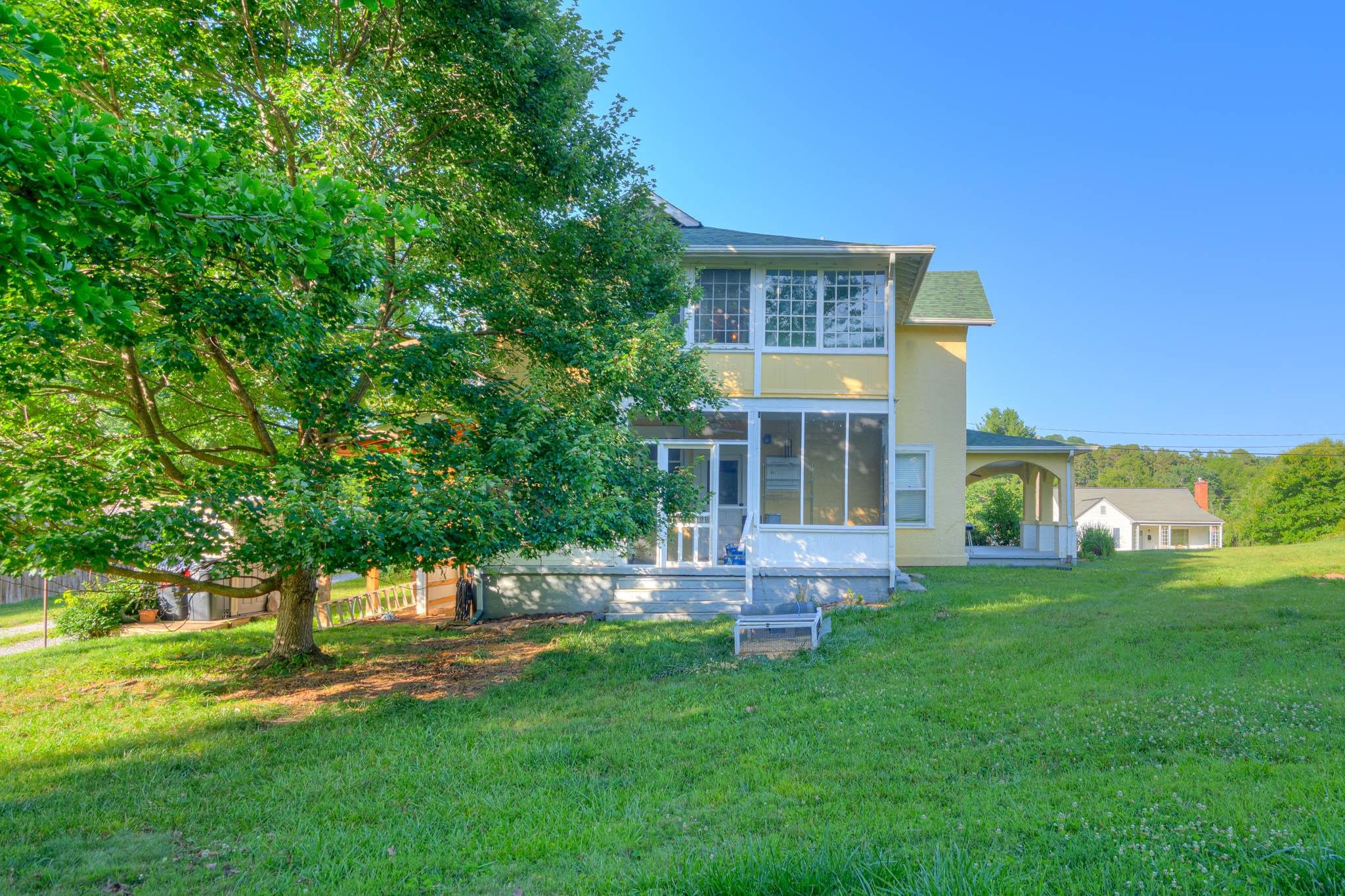 402 Randolph Street Radford VA 24141