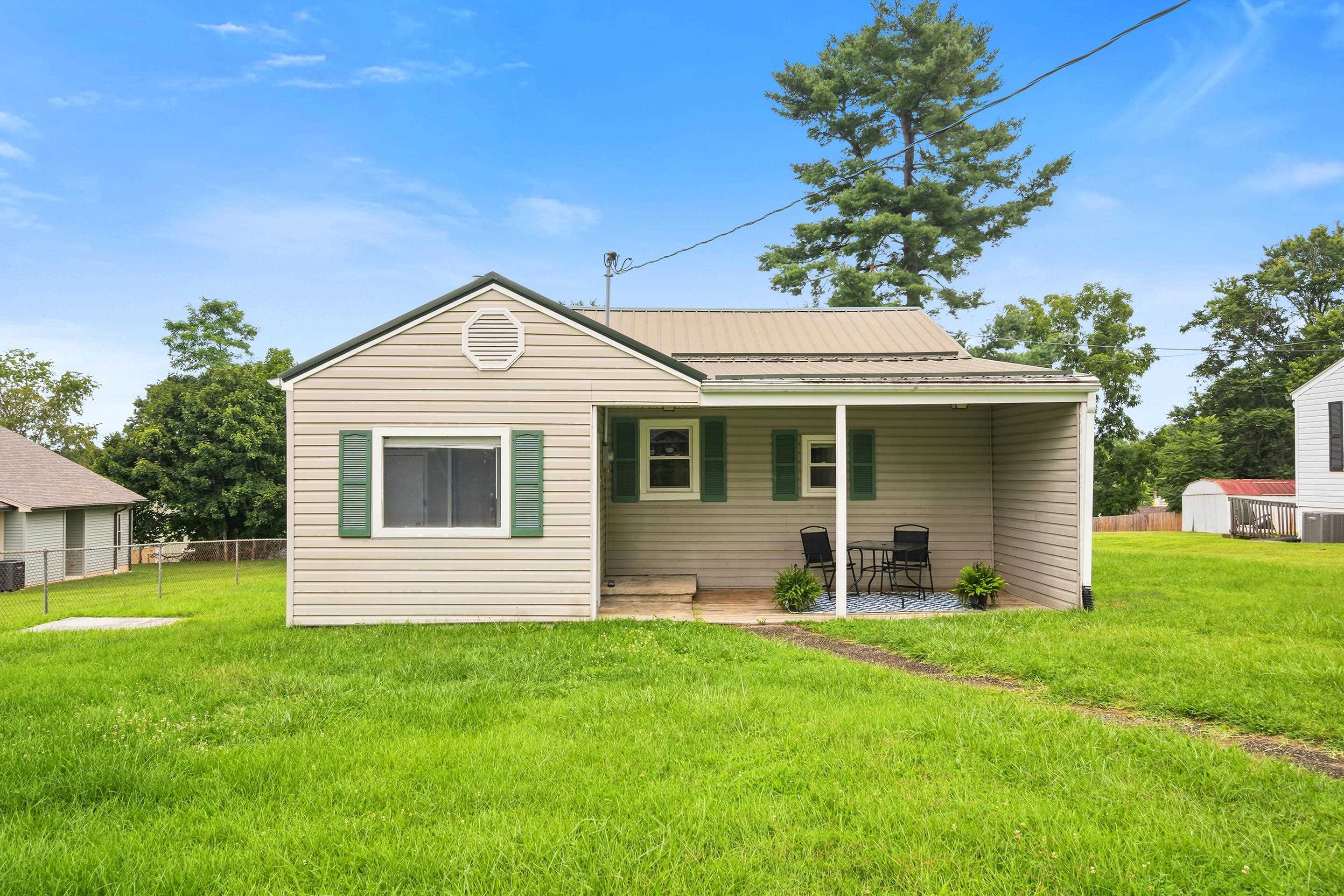 813 Thirteenth Street Radford VA 24141