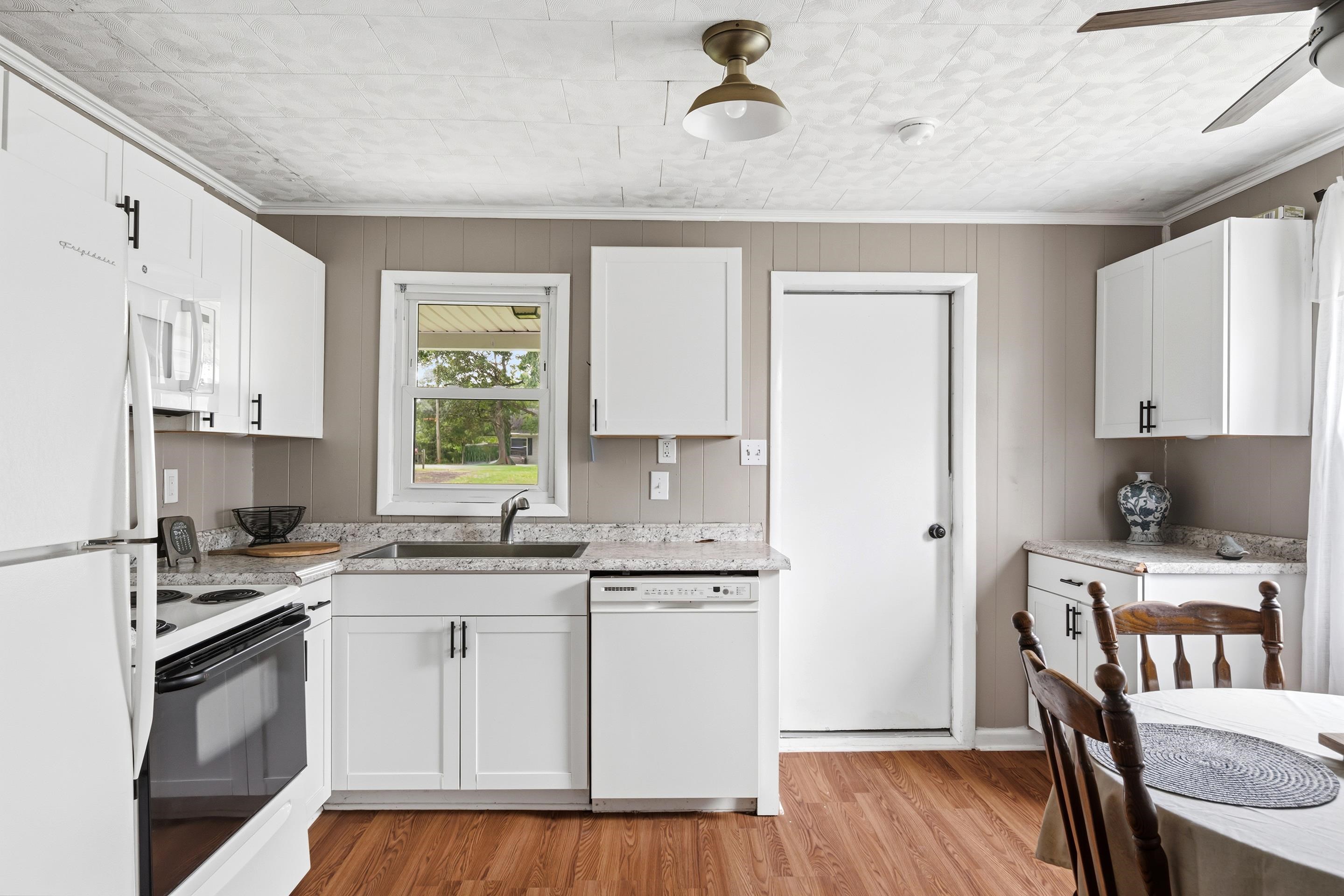 813 Thirteenth Street Radford VA 24141