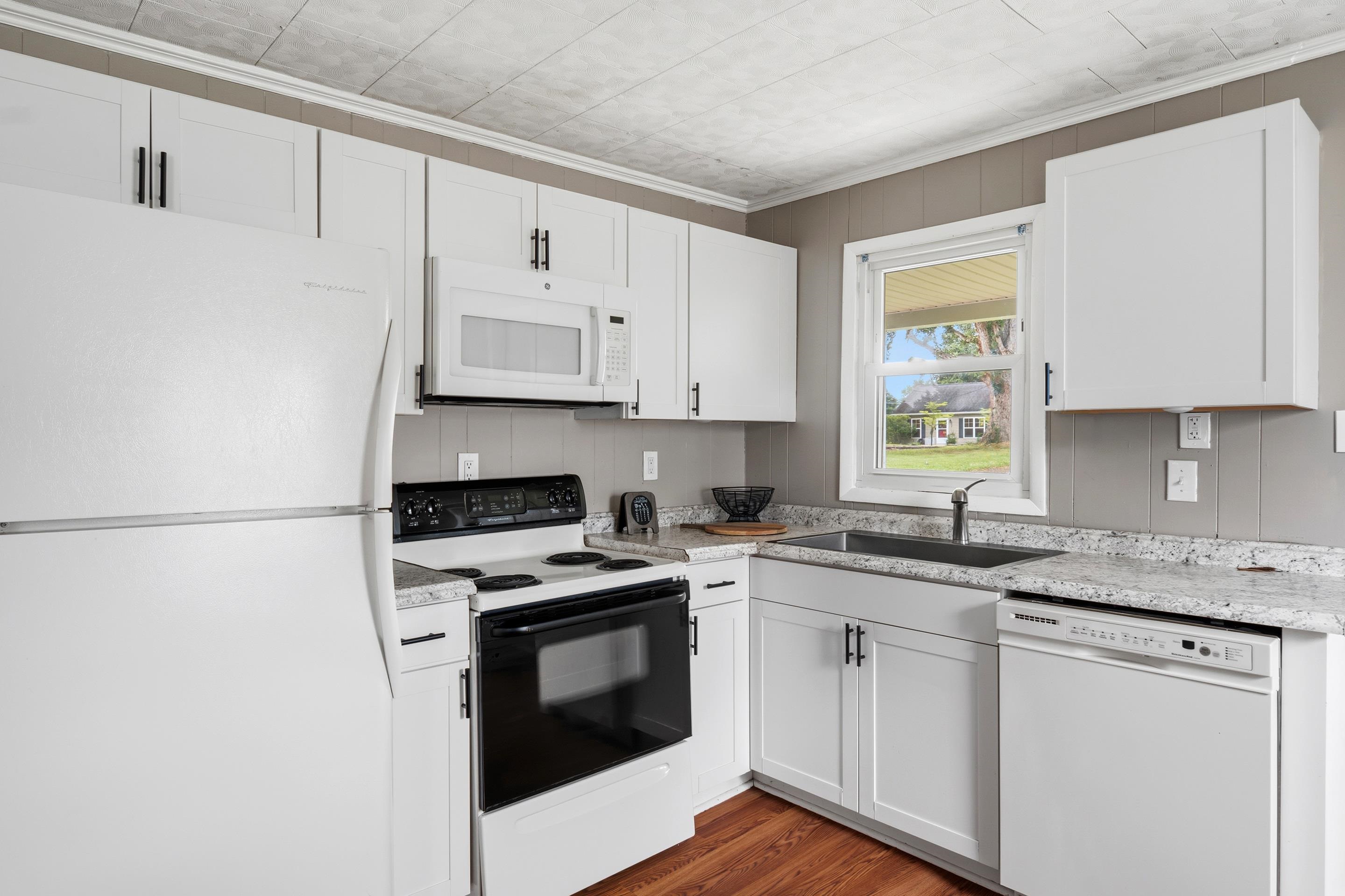 813 Thirteenth Street Radford VA 24141
