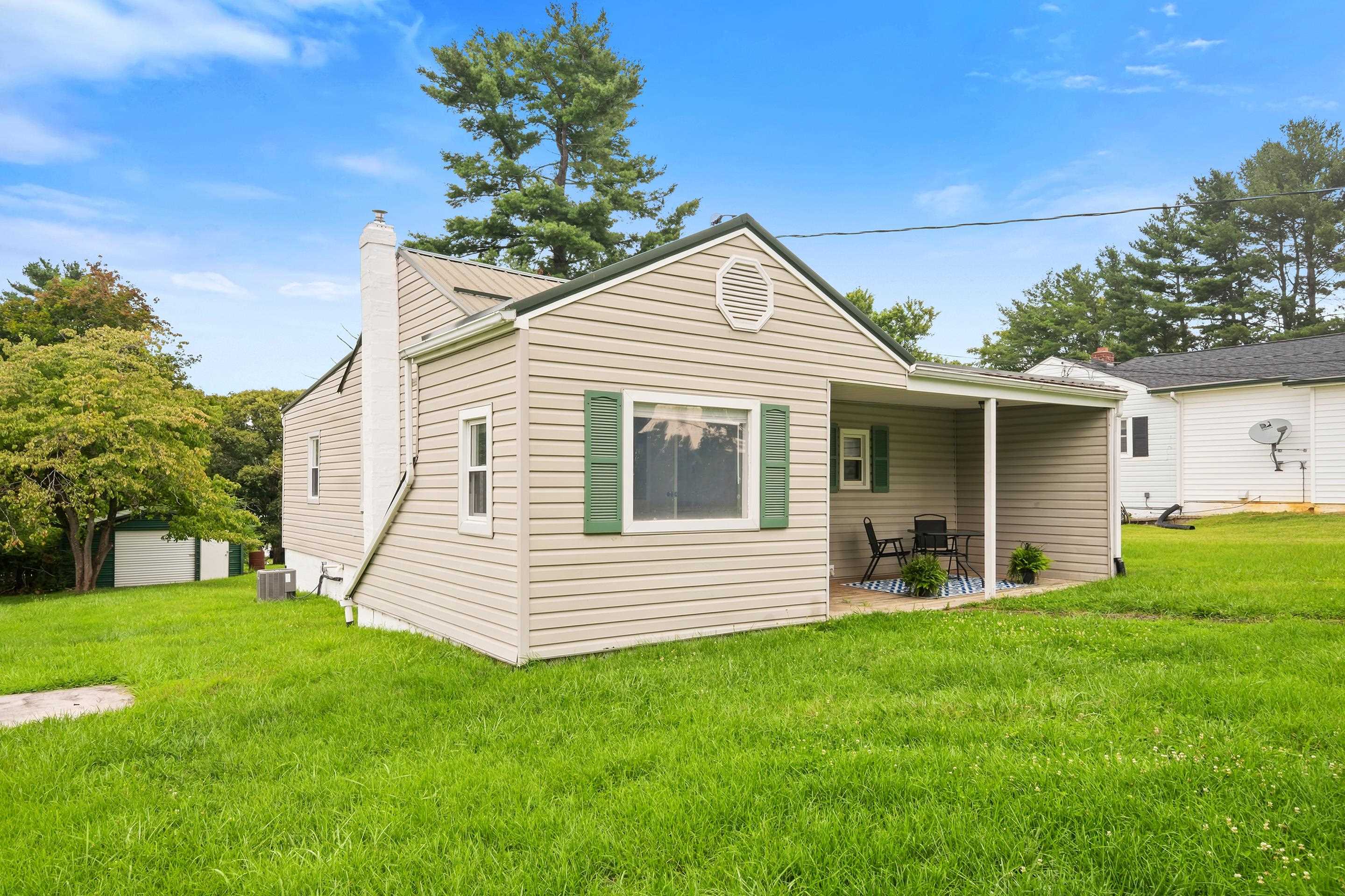 813 Thirteenth Street Radford VA 24141