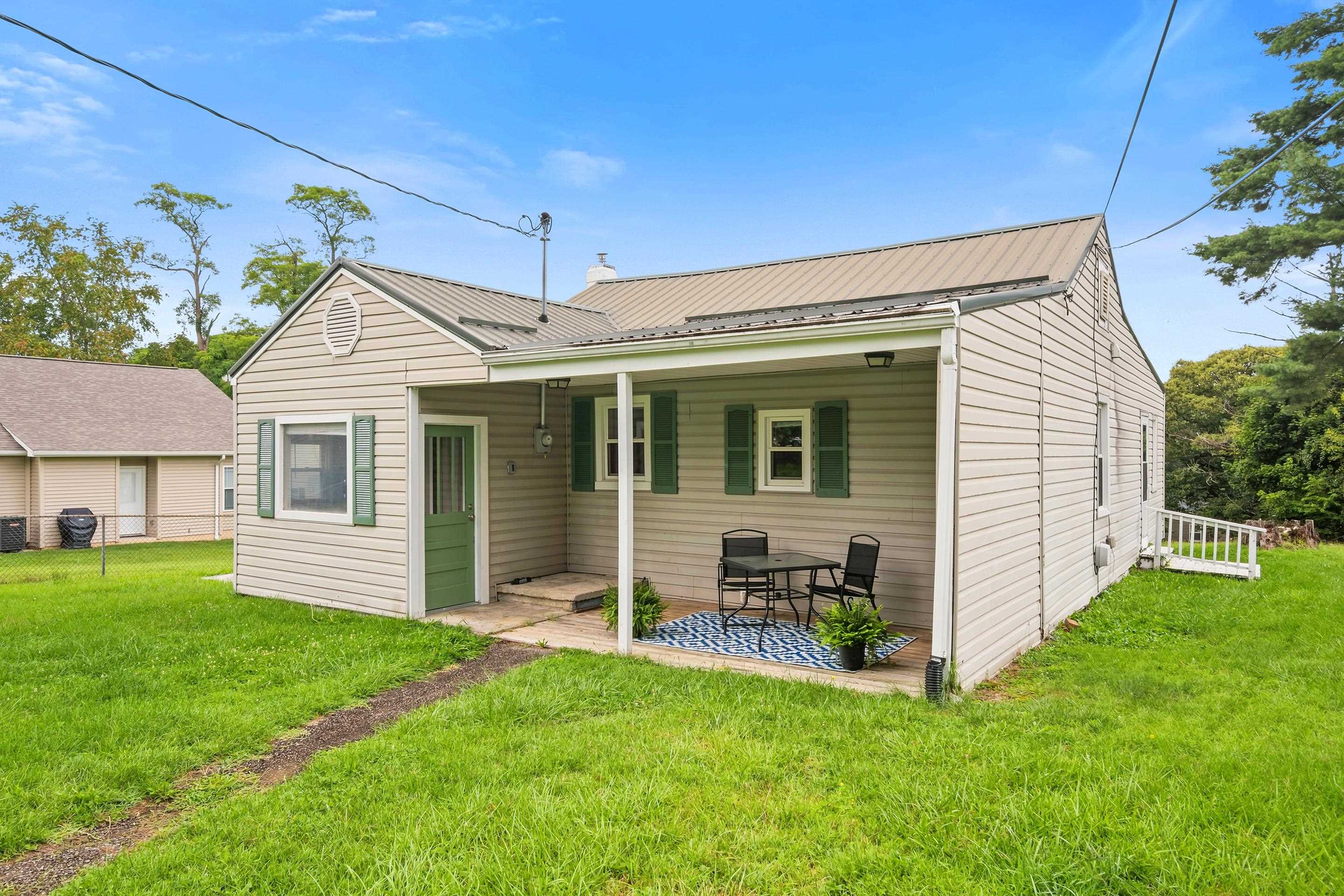 813 Thirteenth Street Radford VA 24141
