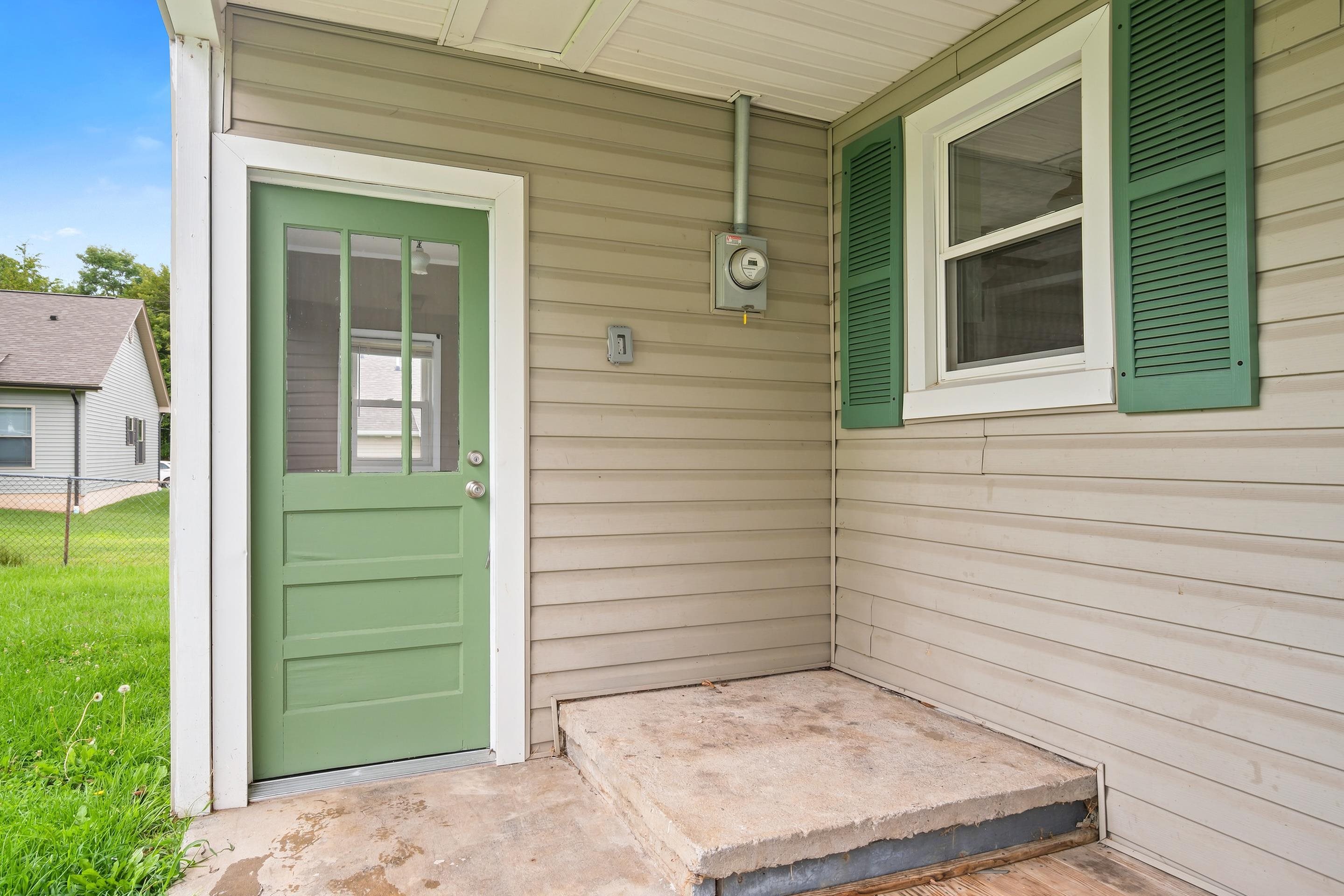 813 Thirteenth Street Radford VA 24141