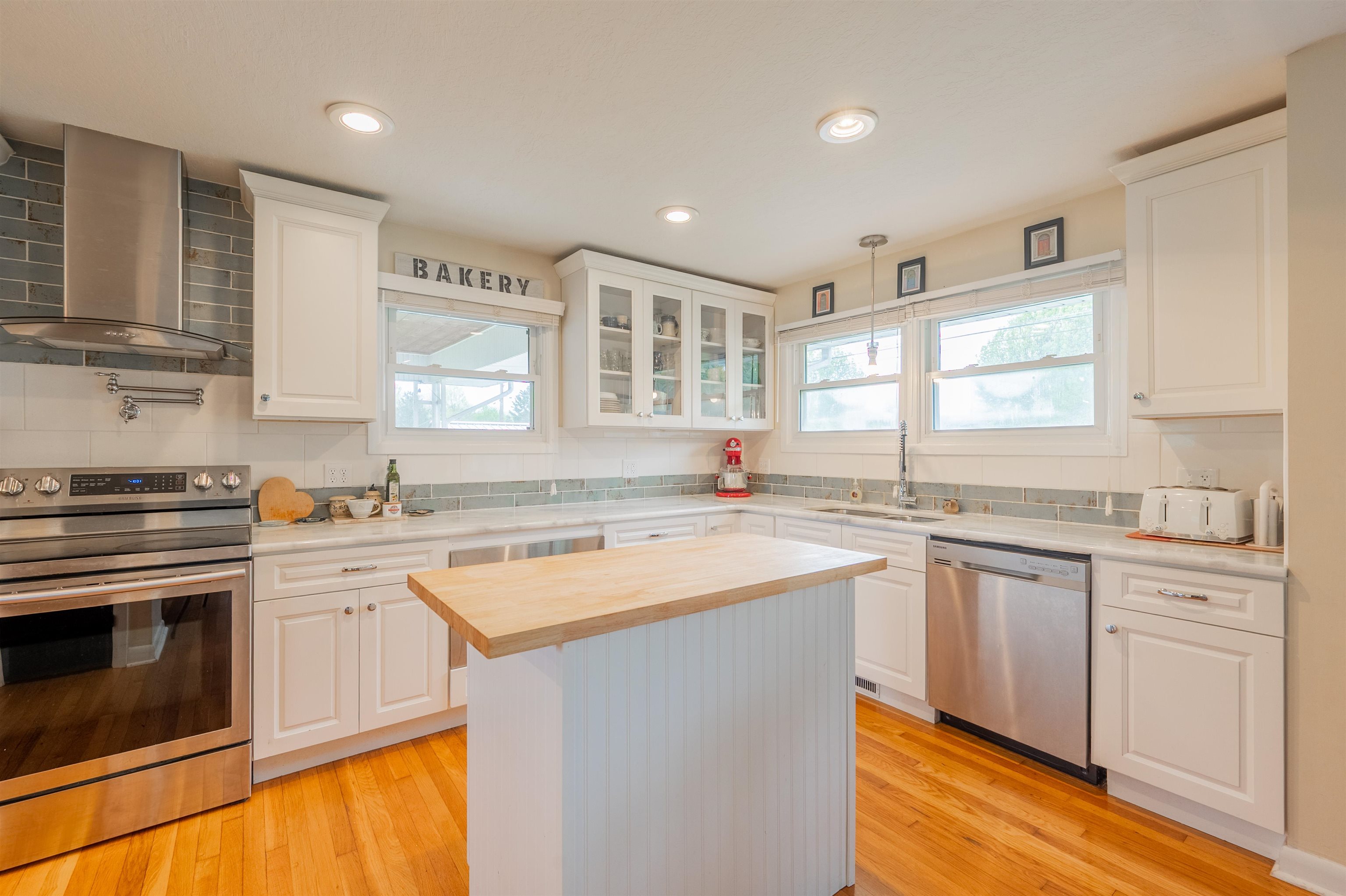 913 Locust Drive Pearisburg VA 24134