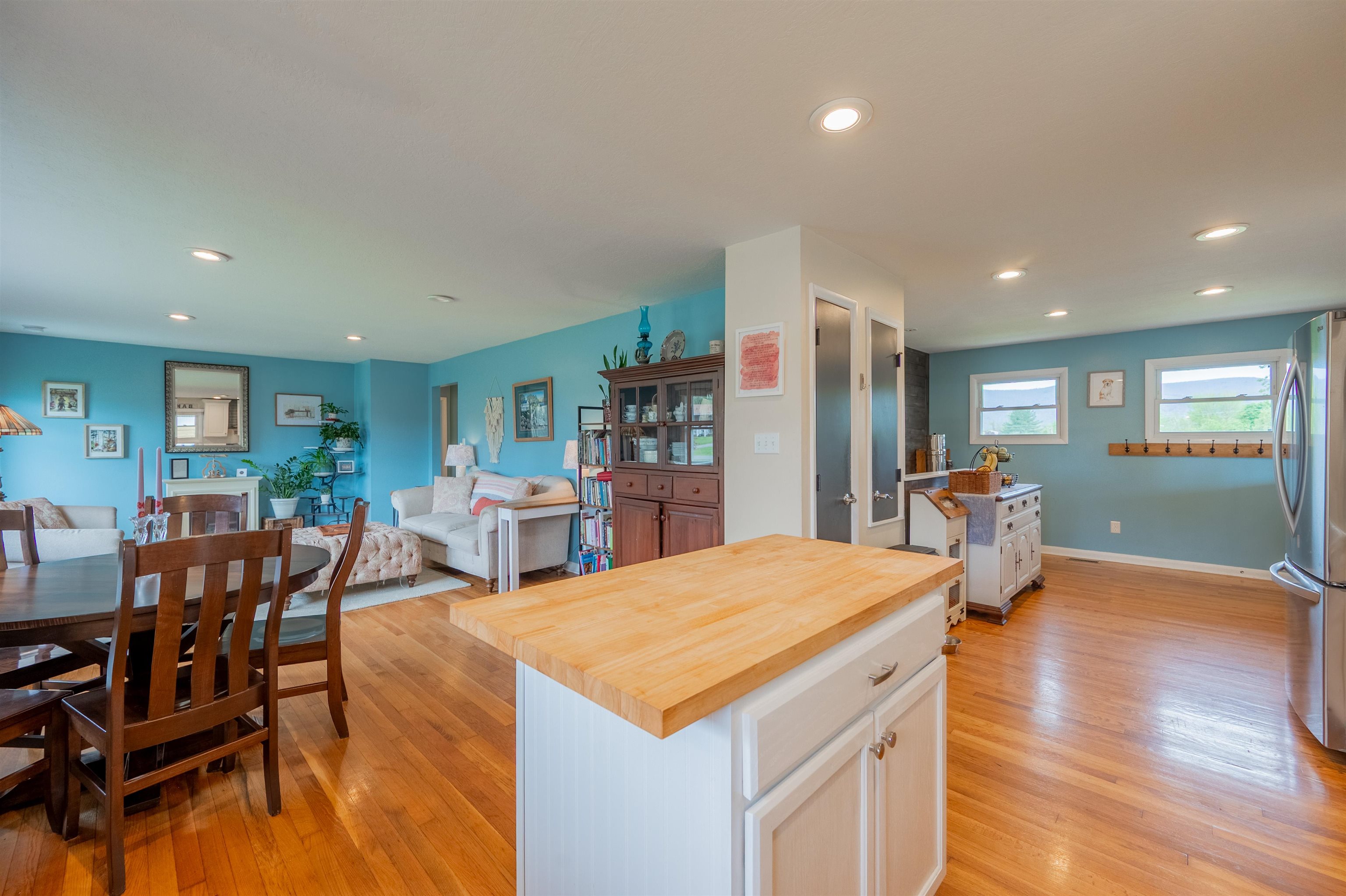 913 Locust Drive Pearisburg VA 24134