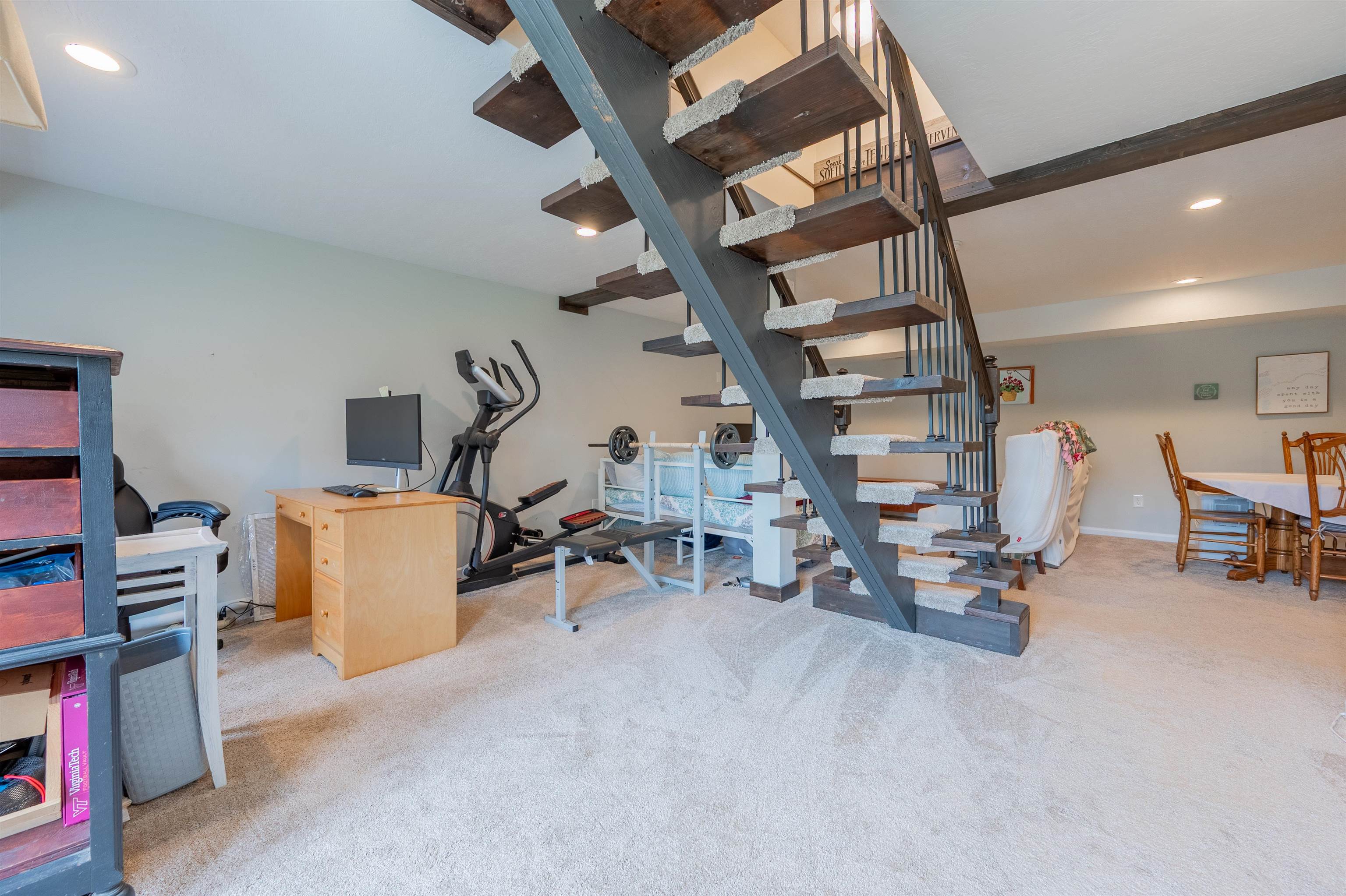 913 Locust Drive Pearisburg VA 24134