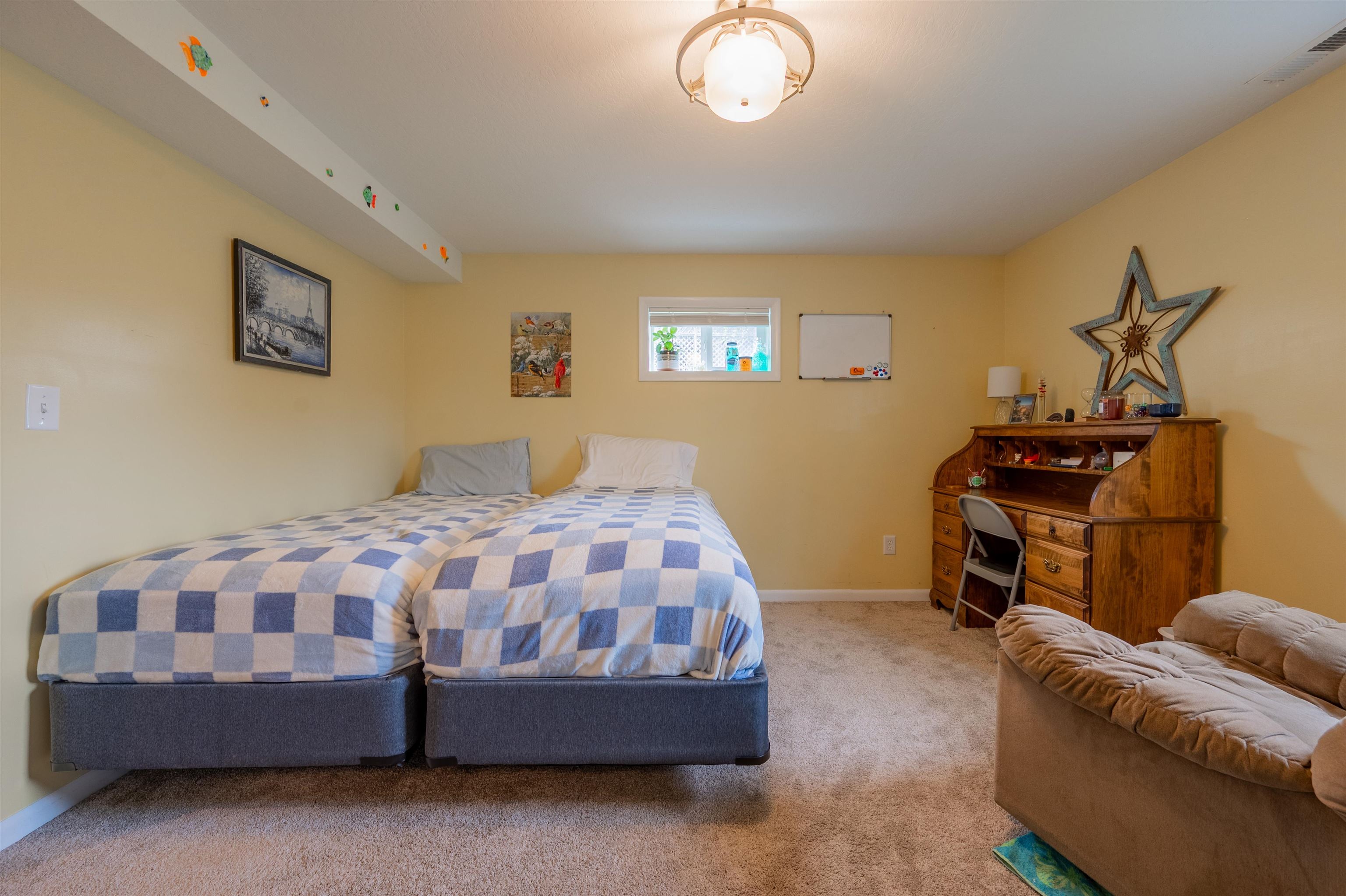 913 Locust Drive Pearisburg VA 24134